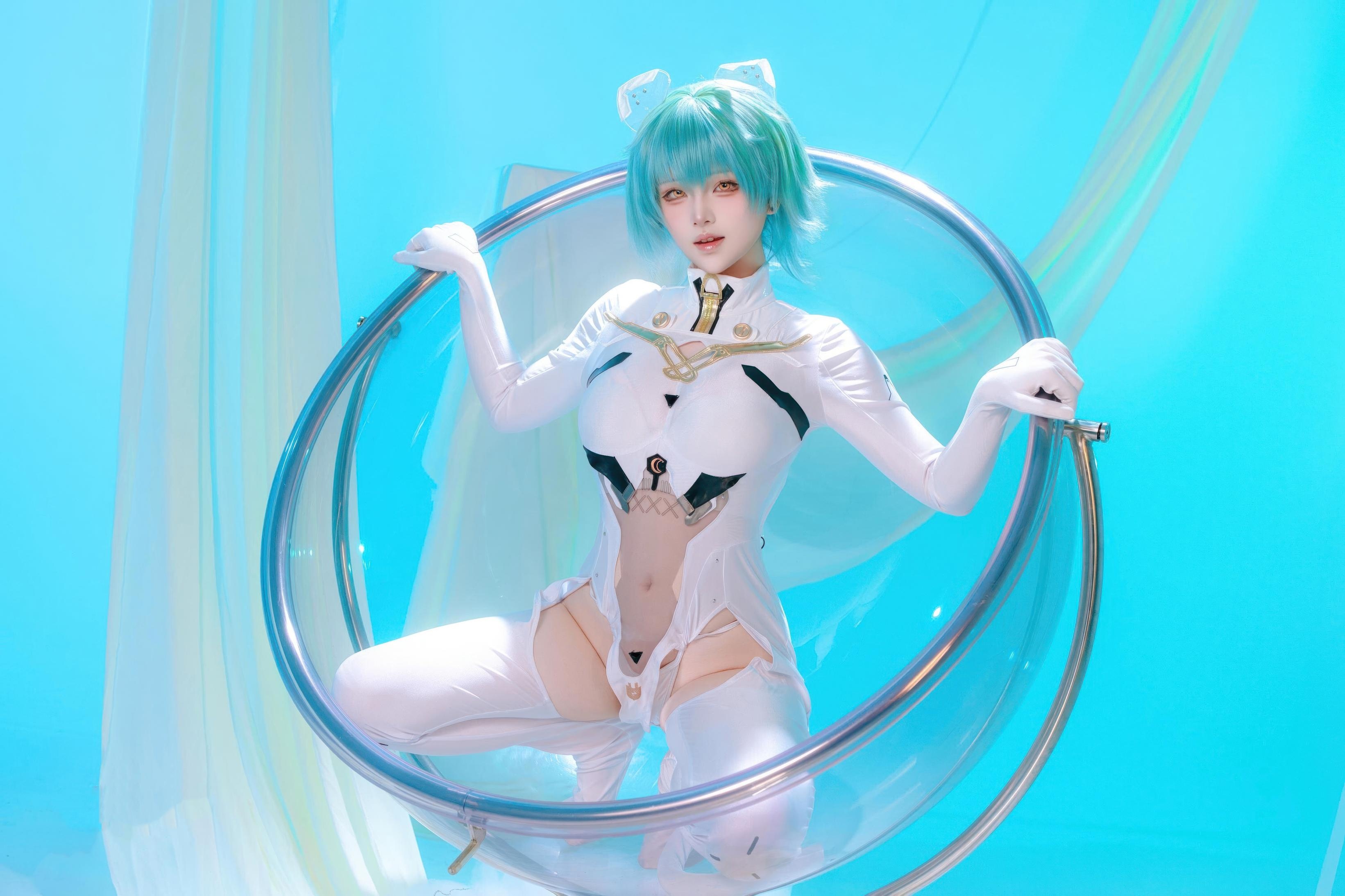 [Cosplay] Yuy Fish - Azur Lane Admiral Nakhimov: Blue-Green Short Hair, White Bodysuit, Stunning Curves, 45P