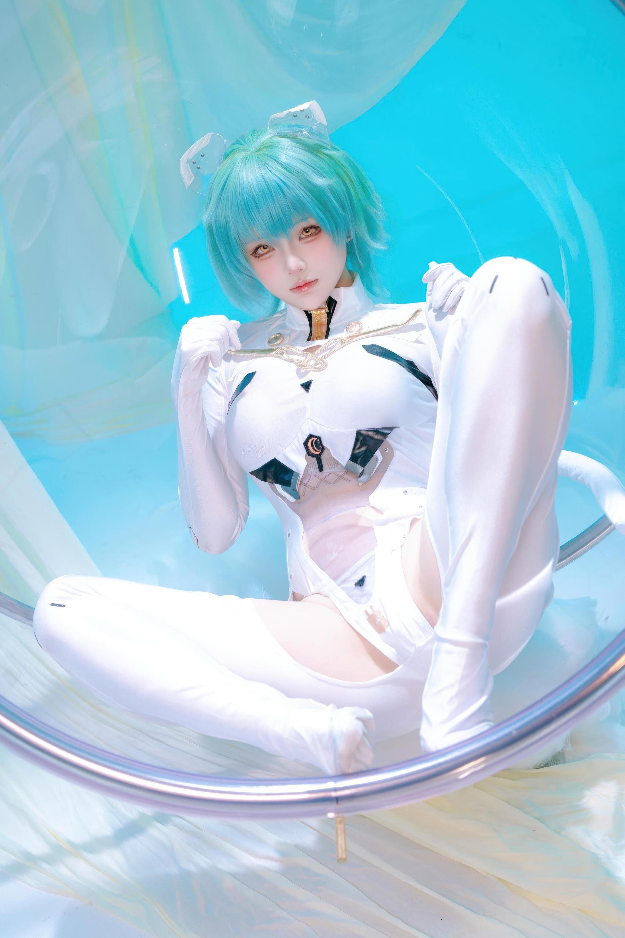 [Cosplay] Yuy Fish - Azur Lane Admiral Nakhimov: Blue-Green Short Hair, White Bodysuit, Stunning Curves, 45P
