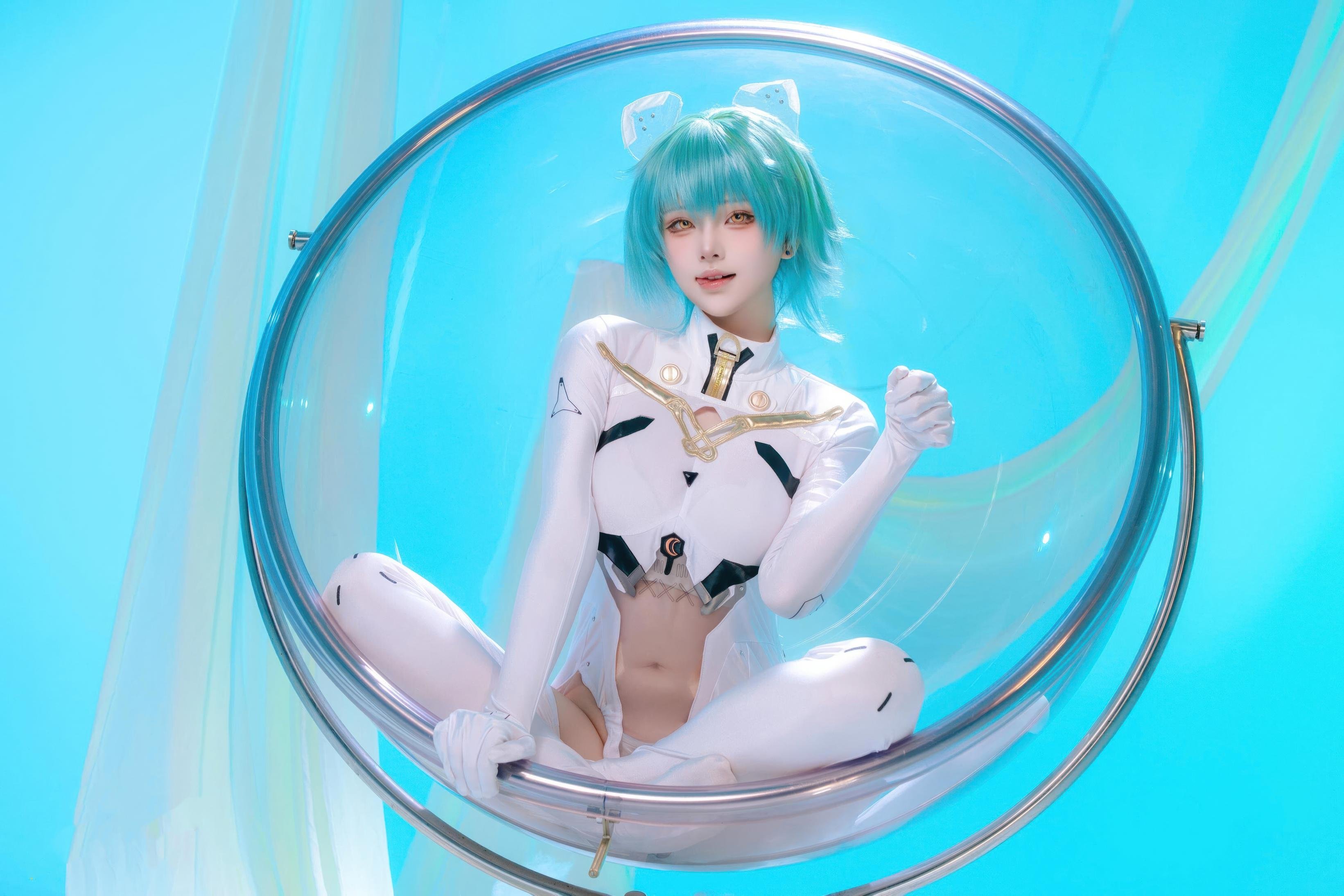 [Cosplay] Yuy Fish - Azur Lane Admiral Nakhimov: Blue-Green Short Hair, White Bodysuit, Stunning Curves, 45P