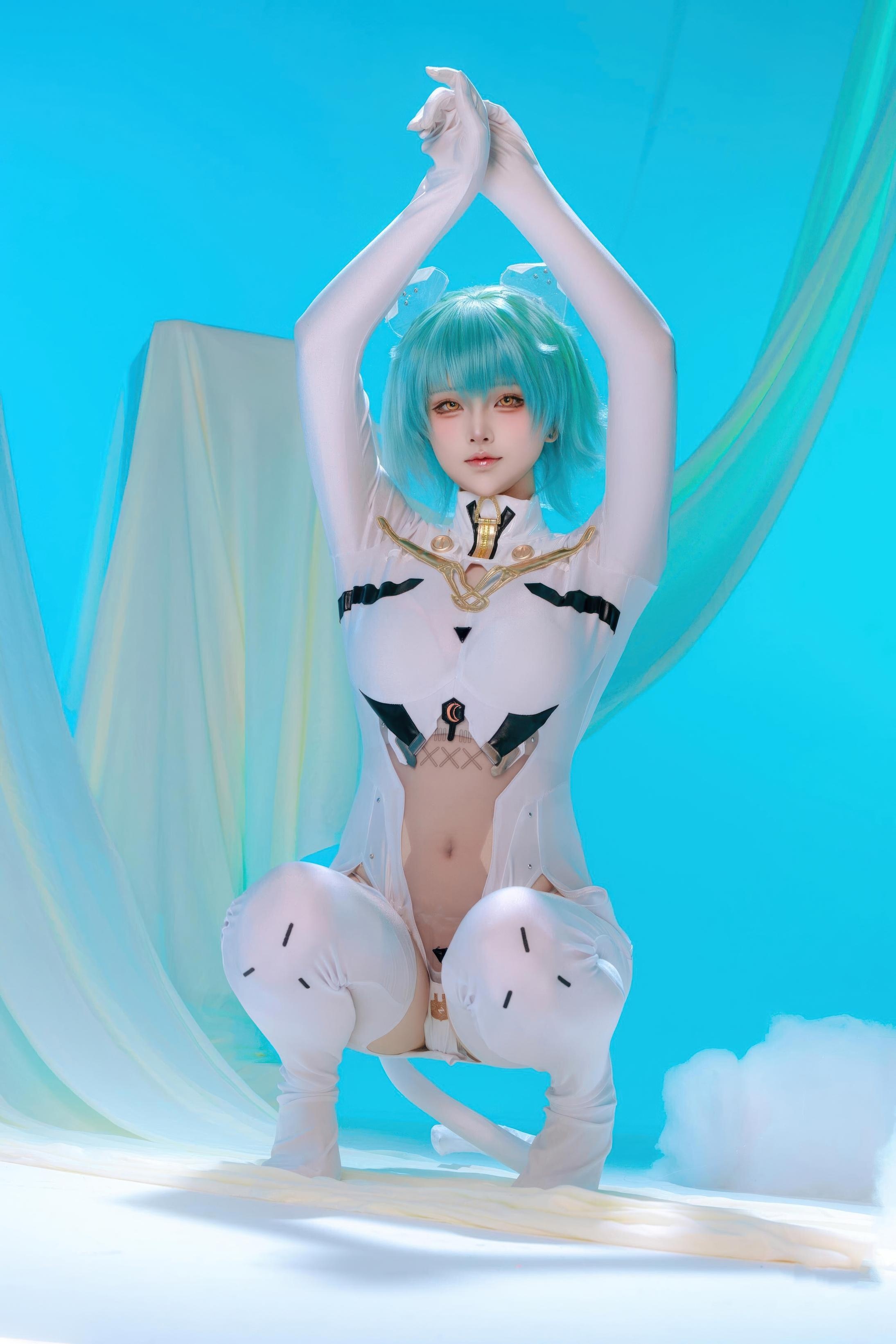 [Cosplay] Yuy Fish - Azur Lane Admiral Nakhimov: Blue-Green Short Hair, White Bodysuit, Stunning Curves, 45P