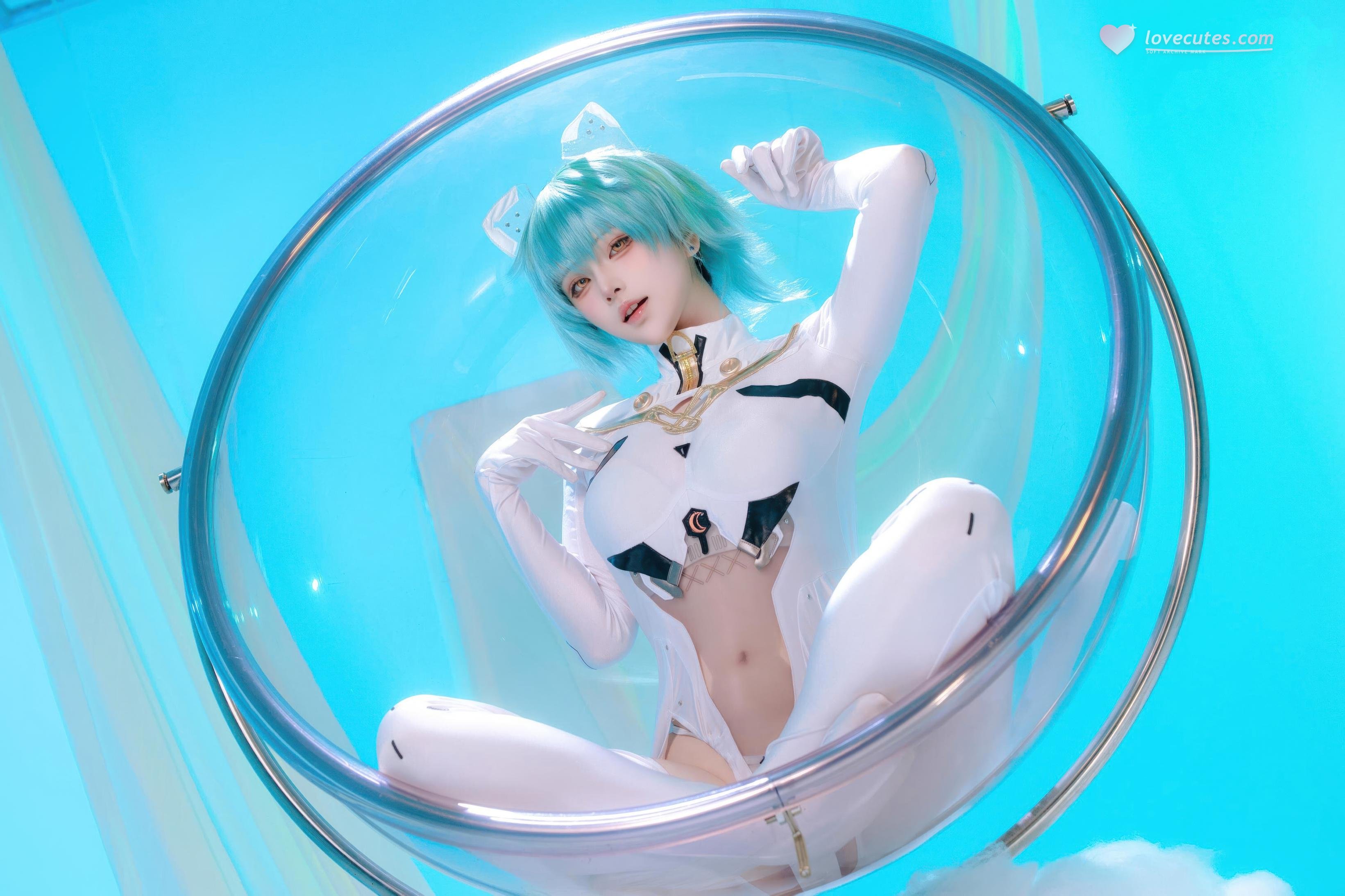 [Cosplay] Yuy Fish - Azur Lane Admiral Nakhimov: Blue-Green Short Hair, White Bodysuit, Stunning Curves, 45P