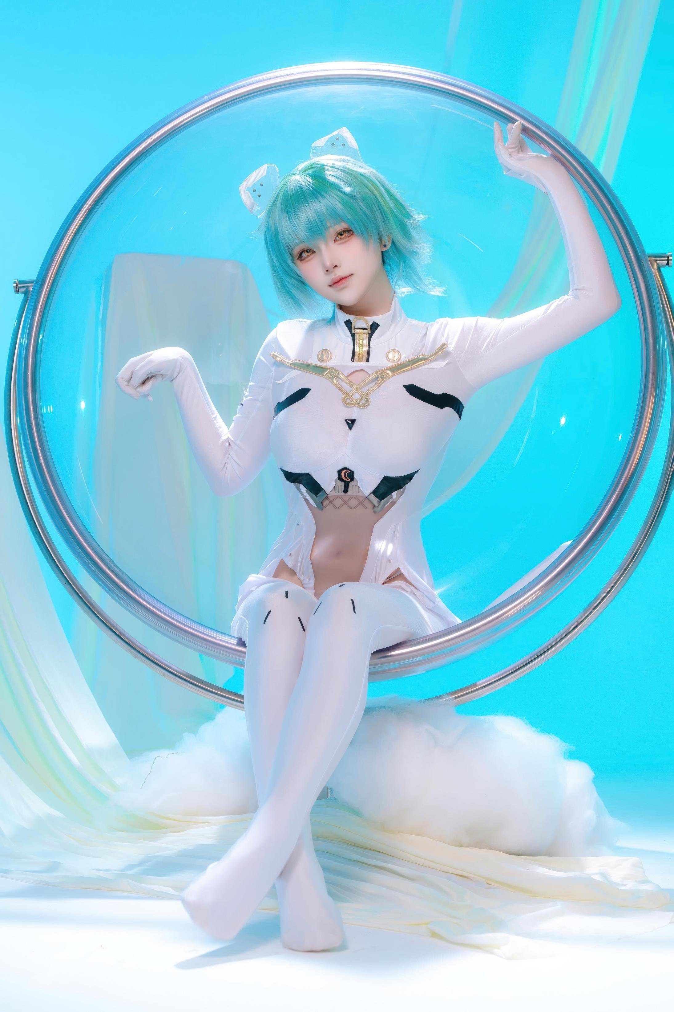 [Cosplay] Yuy Fish - Azur Lane Admiral Nakhimov: Blue-Green Short Hair, White Bodysuit, Stunning Curves, 45P