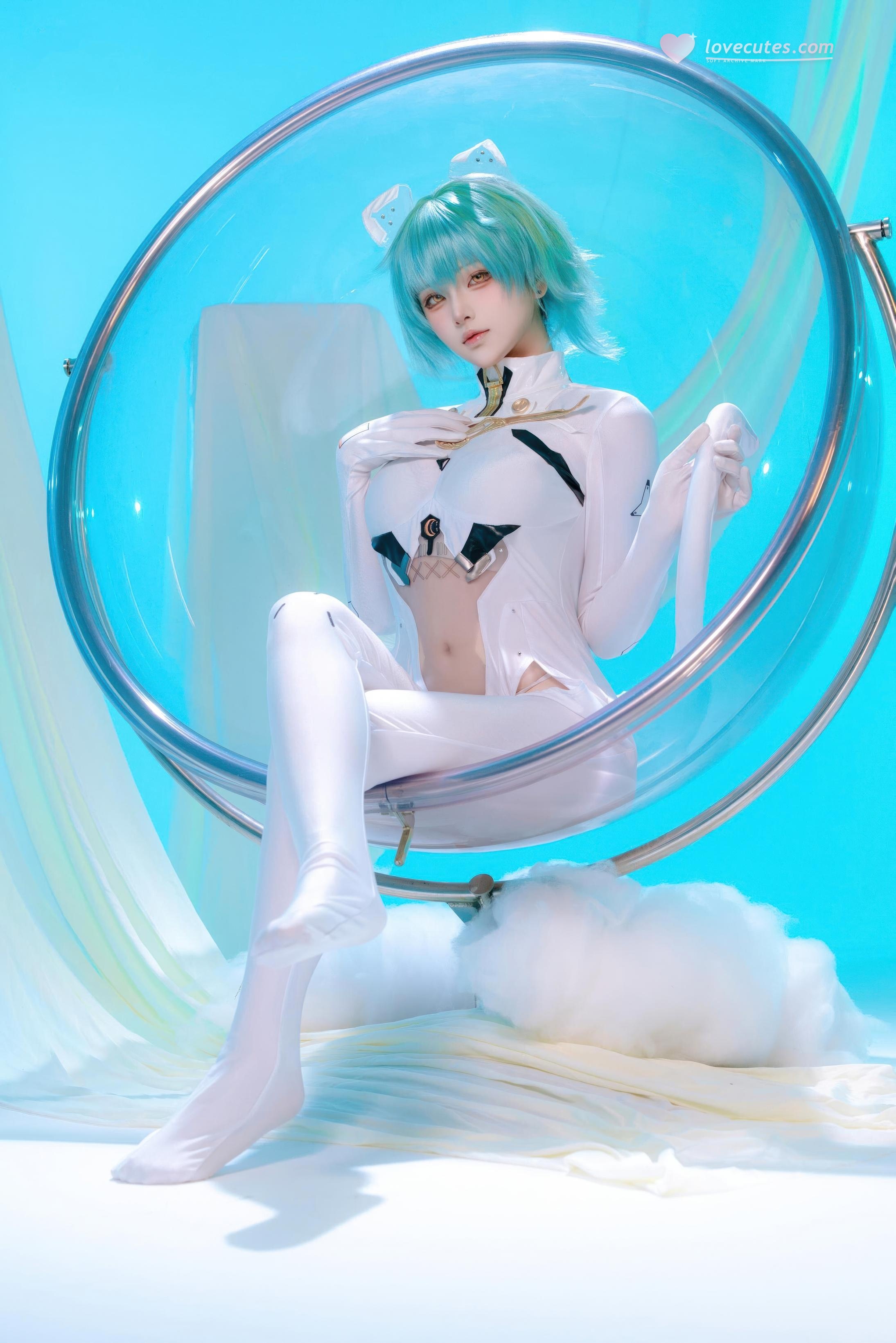 [Cosplay] Yuy Fish - Azur Lane Admiral Nakhimov: Blue-Green Short Hair, White Bodysuit, Stunning Curves, 45P