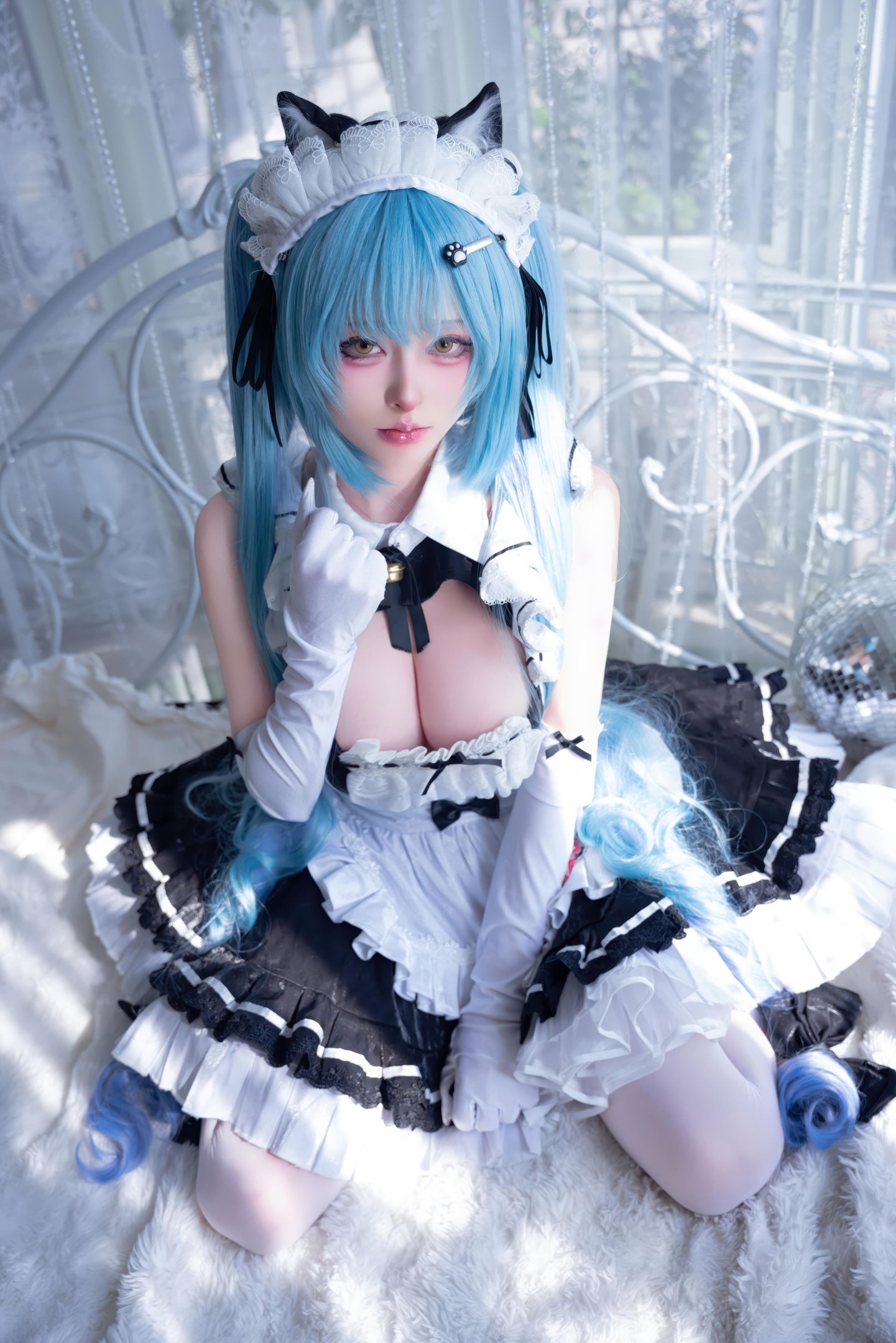 '[cosplay] 清水由乃 - Nikke Thần Nữ Chiến Thắng Purivati: Người Hầu Mèo Tai Xanh Tóc Xanh, Tất Trắng Hở Điểm 85P1V'