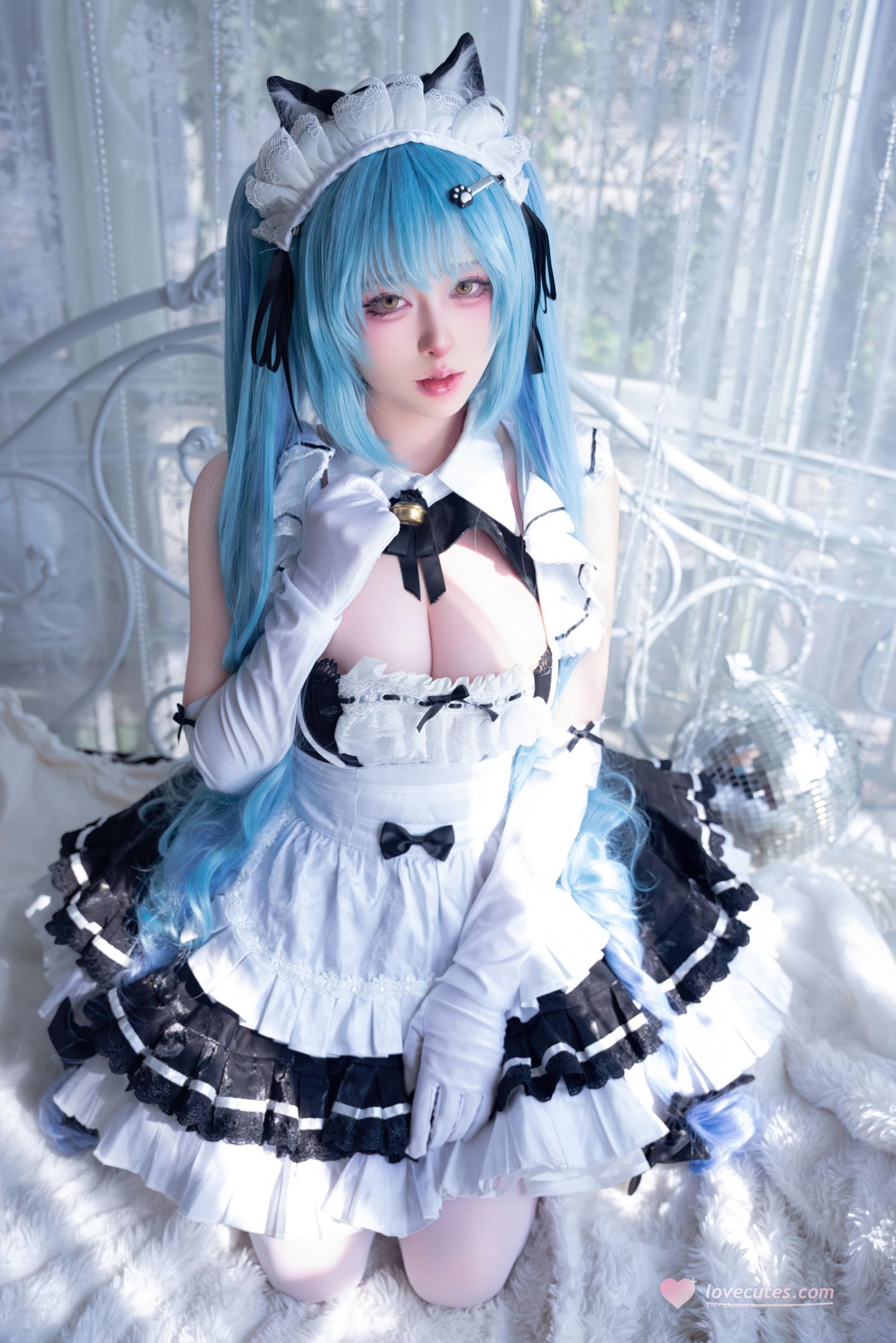 '[cosplay] 清水由乃 - Nikke Thần Nữ Chiến Thắng Purivati: Người Hầu Mèo Tai Xanh Tóc Xanh, Tất Trắng Hở Điểm 85P1V'