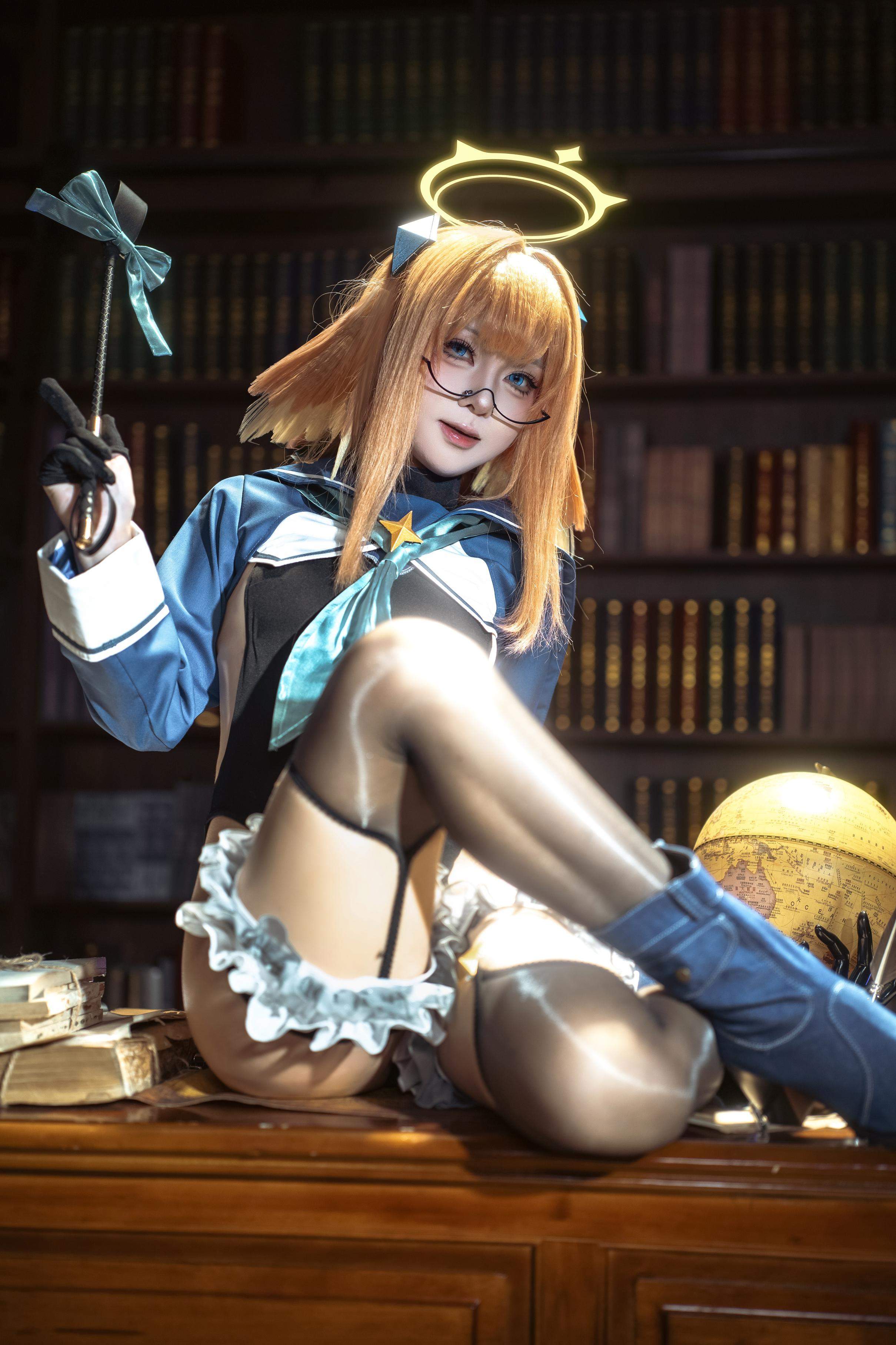 [costume] Vector Fish - Blue Archive Shimeko: Thư viện Kính Ánh Sáng, Váy Cao Xẻ, 50P