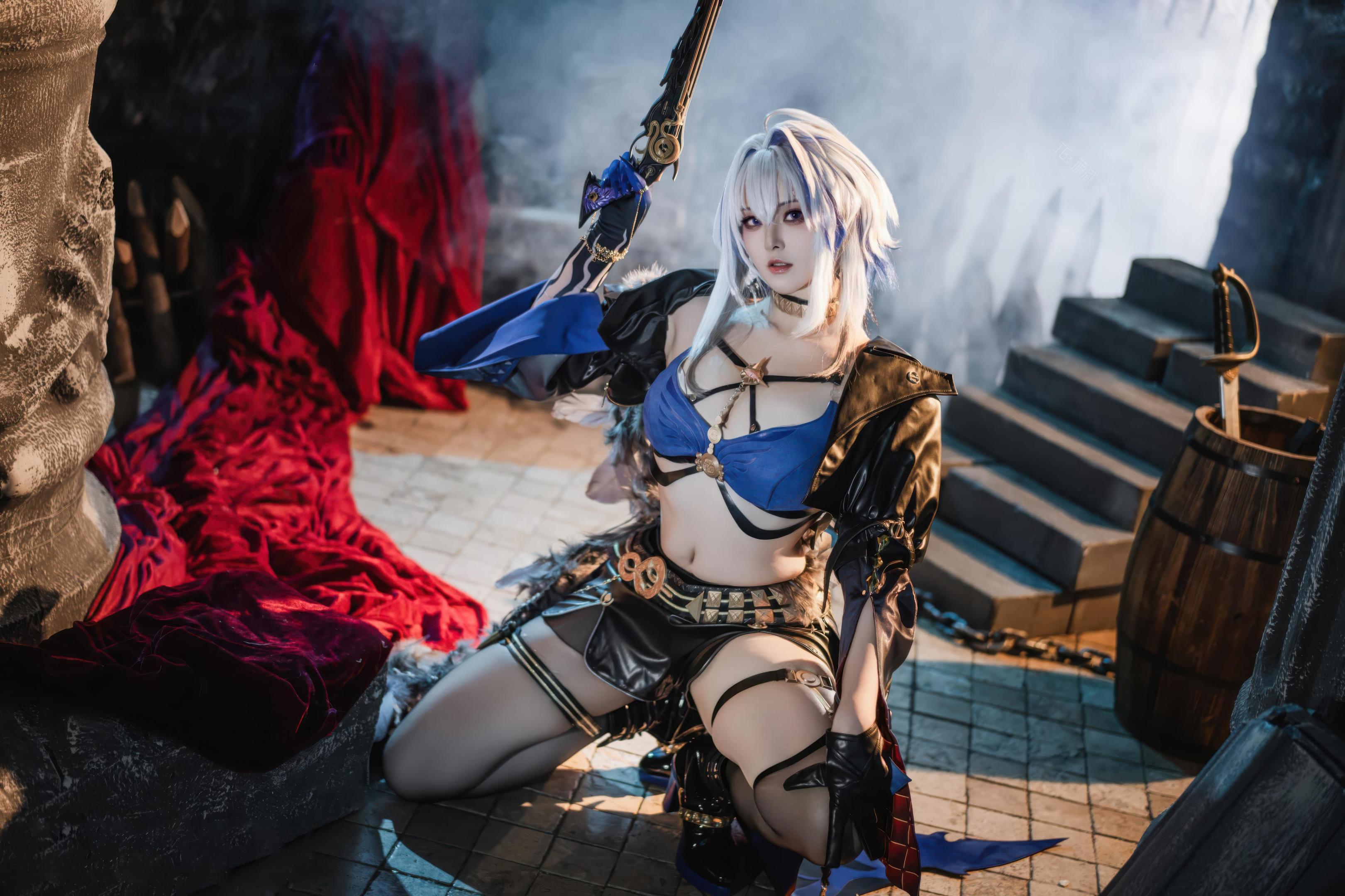 [cosplay] Natsuko夏夏子 - 鸣潮 嘉贝莉娜：蓝黑战损黑丝高衩 露臀大尺度还原 75P