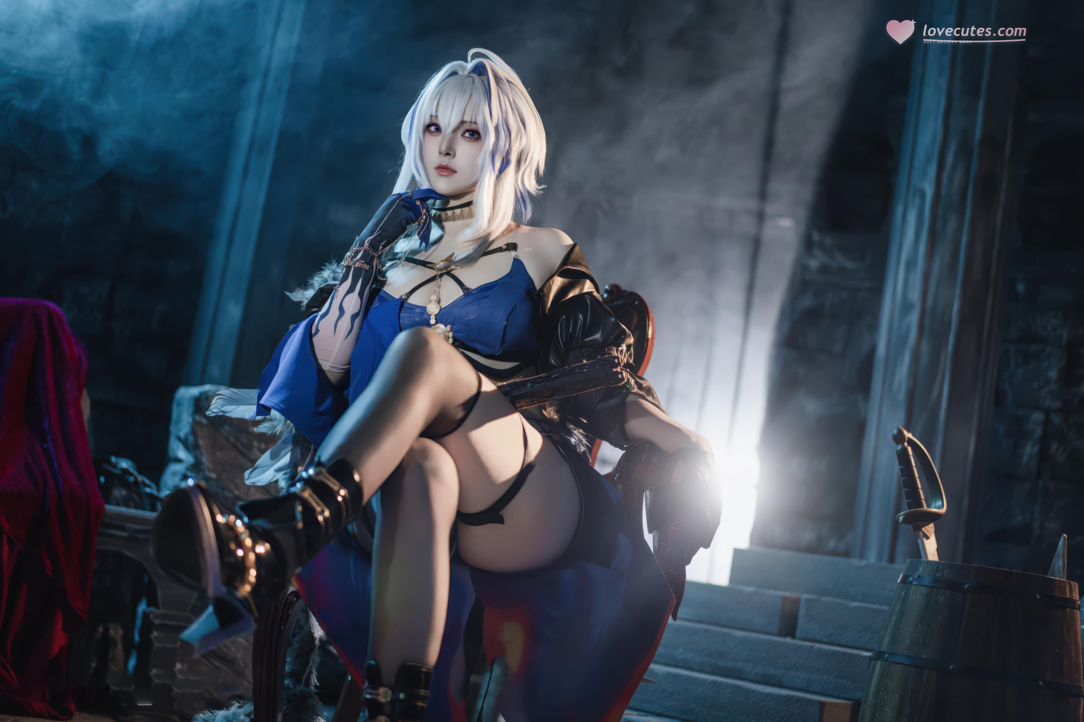 [cosplay] Natsuko夏夏子 - 鸣潮 嘉贝莉娜：蓝黑战损黑丝高衩 露臀大尺度还原 75P