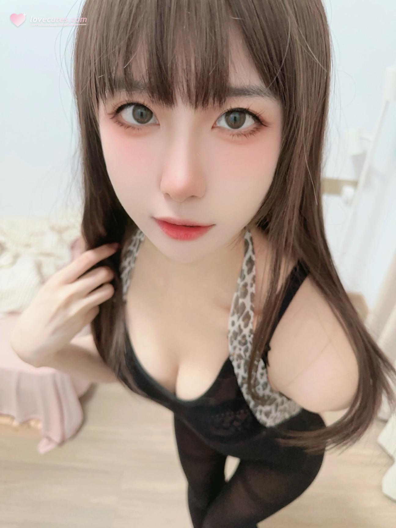 [私房] พุดดิ้งมหัศจรรย์ - ด้านหลังดำ: ด้านหลังยกสูง ดอกไม้ลายลูกไม้ 19P3V