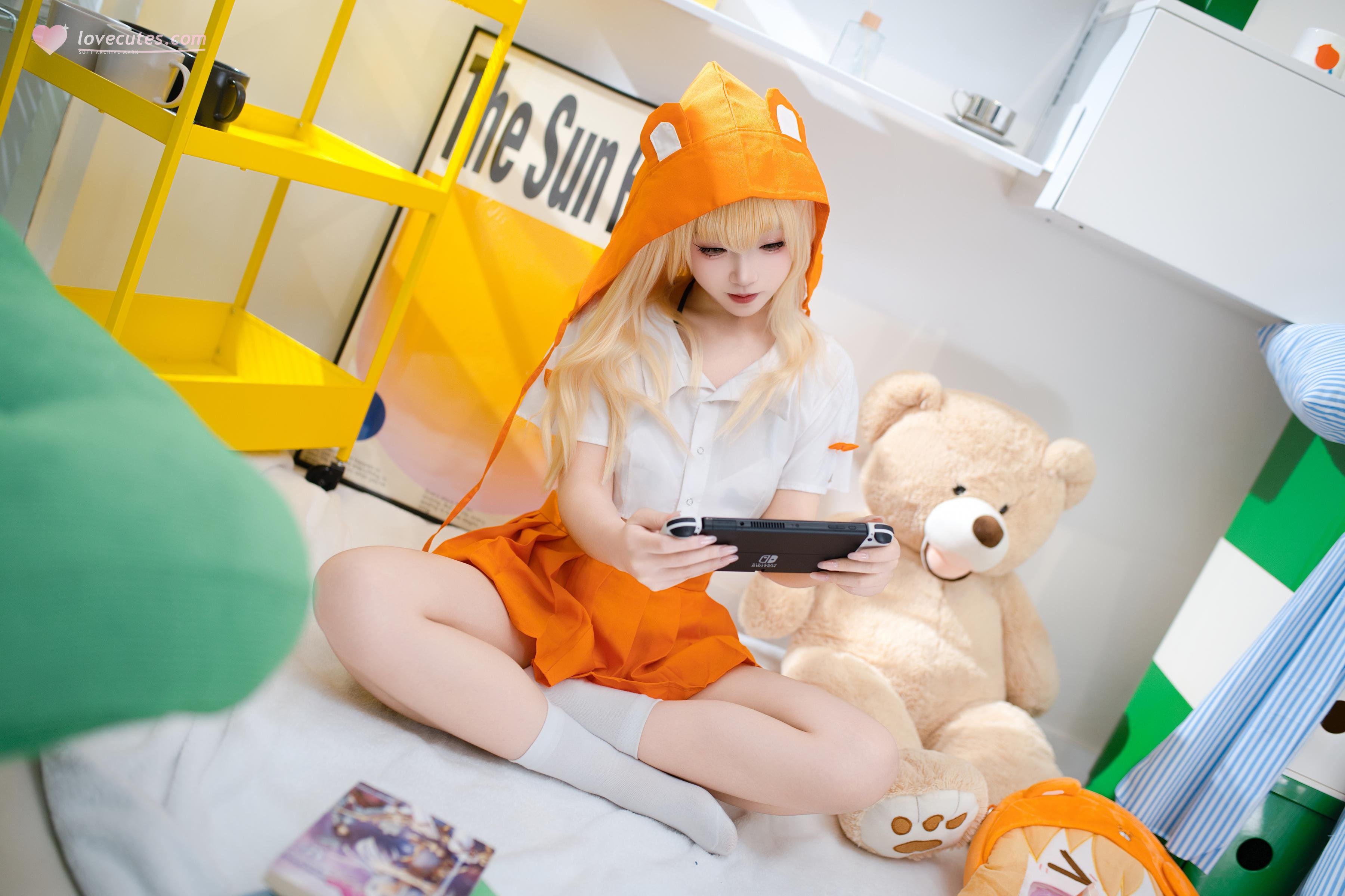 [คอสเพลย์] Bangni邦尼 - 干物妹！小埋 土间埋：ผ้าคลุมสีส้ม ถุงน่องขาว เปิดหน้าอก เปิดสะโพก ขนาดใหญ่ 85P5V