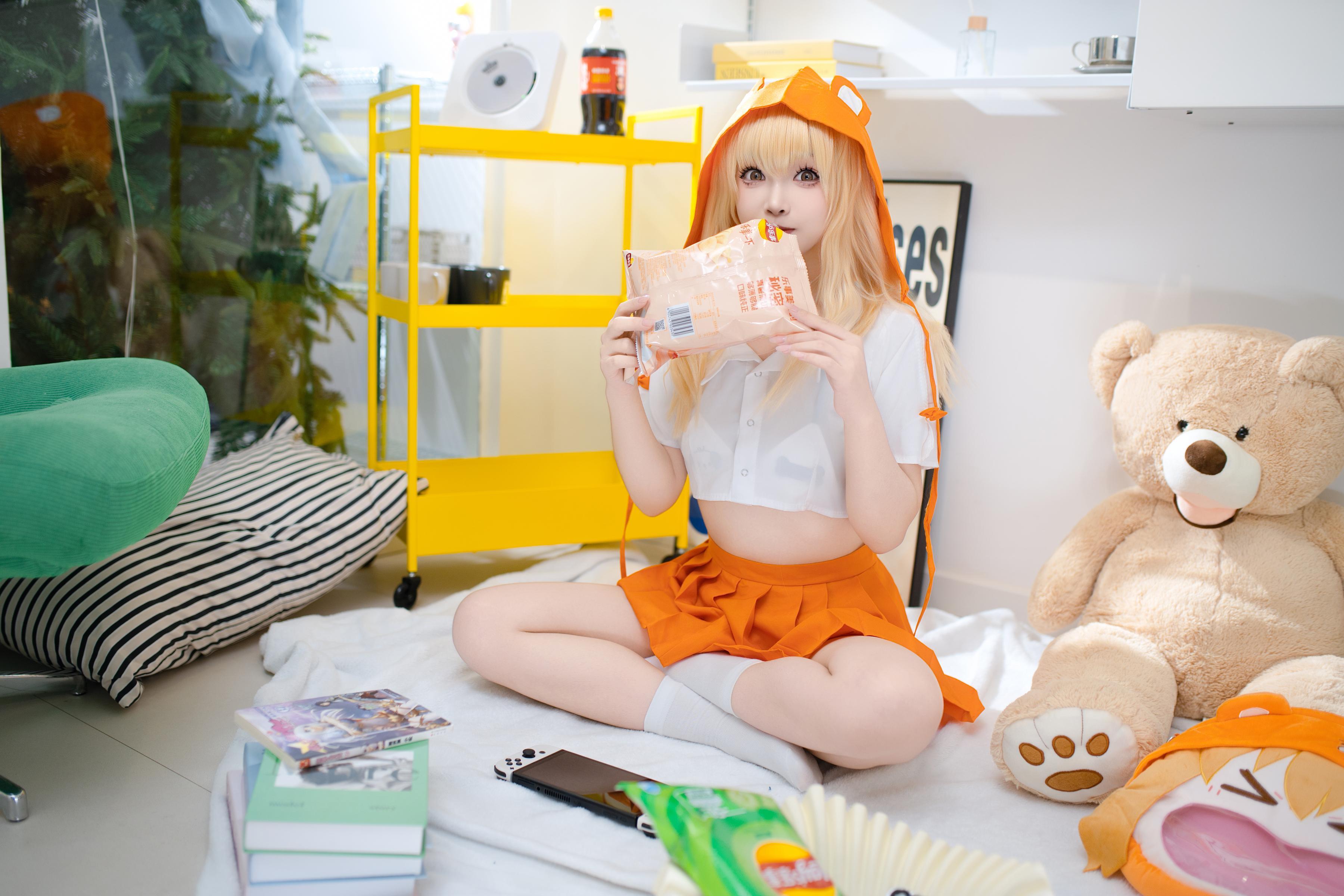 [คอสเพลย์] Bangni邦尼 - 干物妹！小埋 土间埋：ผ้าคลุมสีส้ม ถุงน่องขาว เปิดหน้าอก เปิดสะโพก ขนาดใหญ่ 85P5V