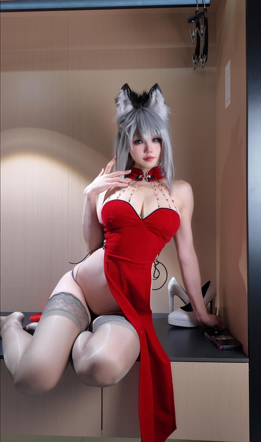 [私房] 小仓千代w - 獣耳の赤いビロードチャイナドレス：灰色の巨乳と露出した臀部の私房 44P