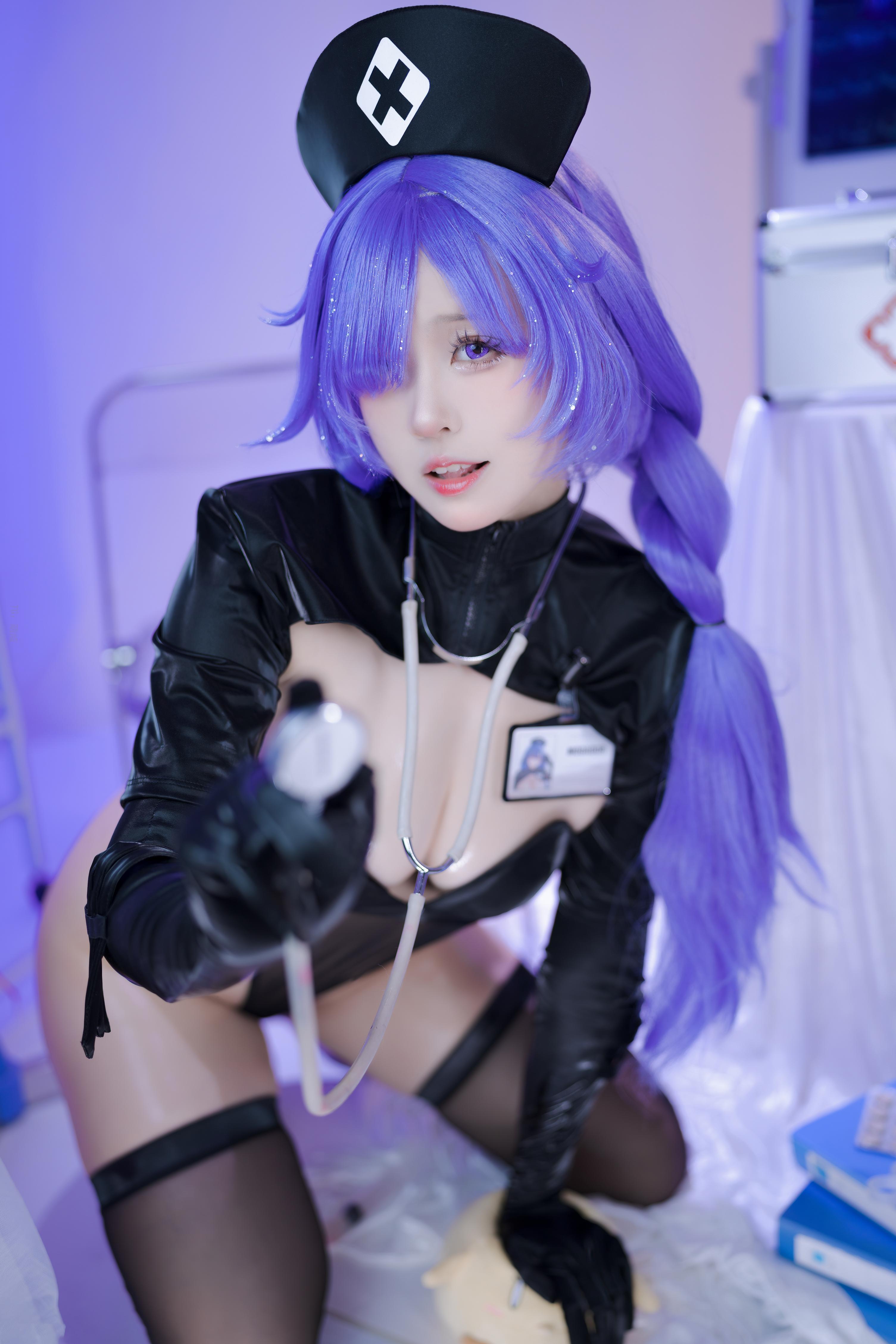 [私房] miko酱 - 护理天使：黑丝护士装 巨乳翘臀私房 43P