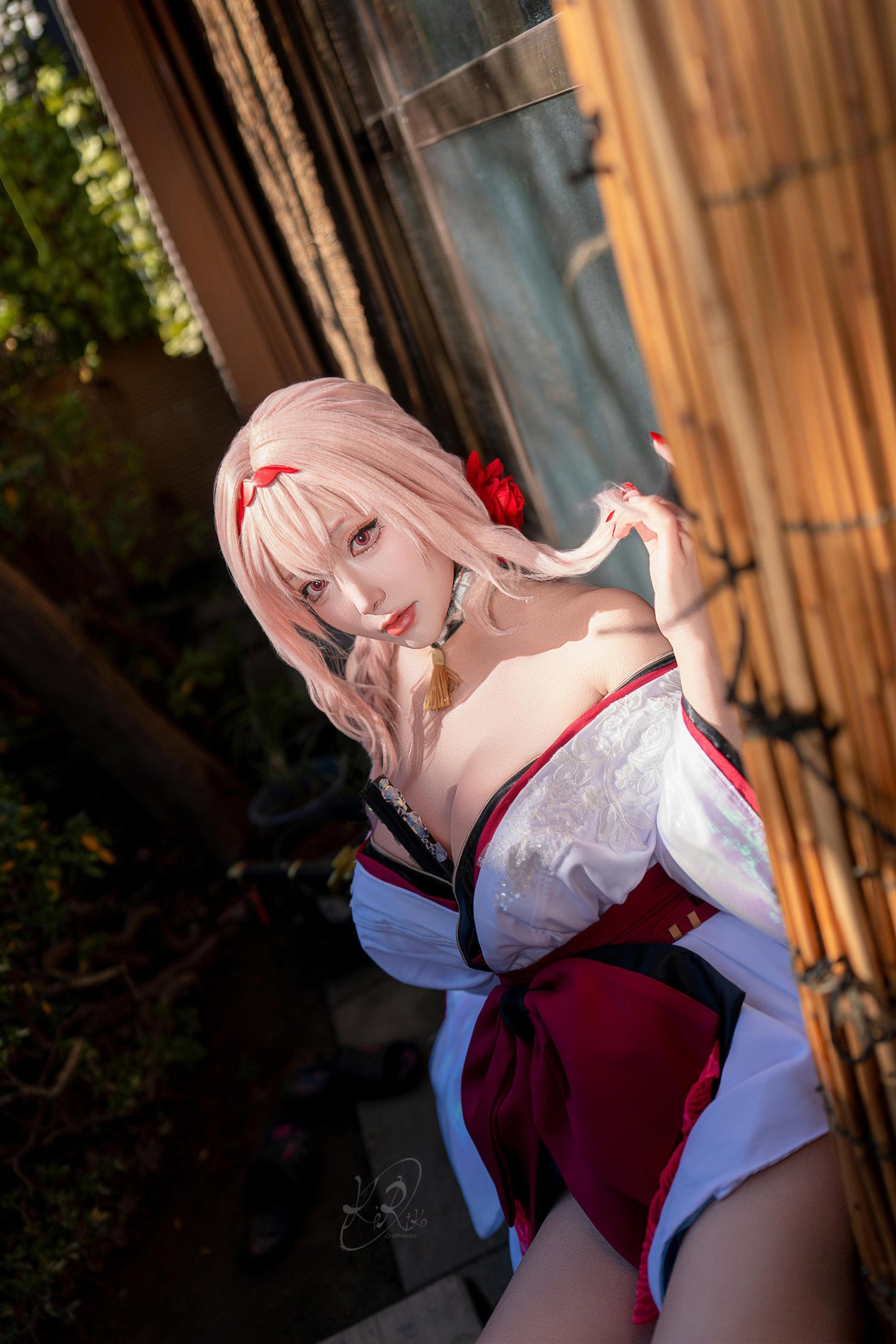 [cosplay] 切切celia - Nikke胜利女神 暗影 憧憬之花：粉发和风露肩 巨乳长腿还原 39P