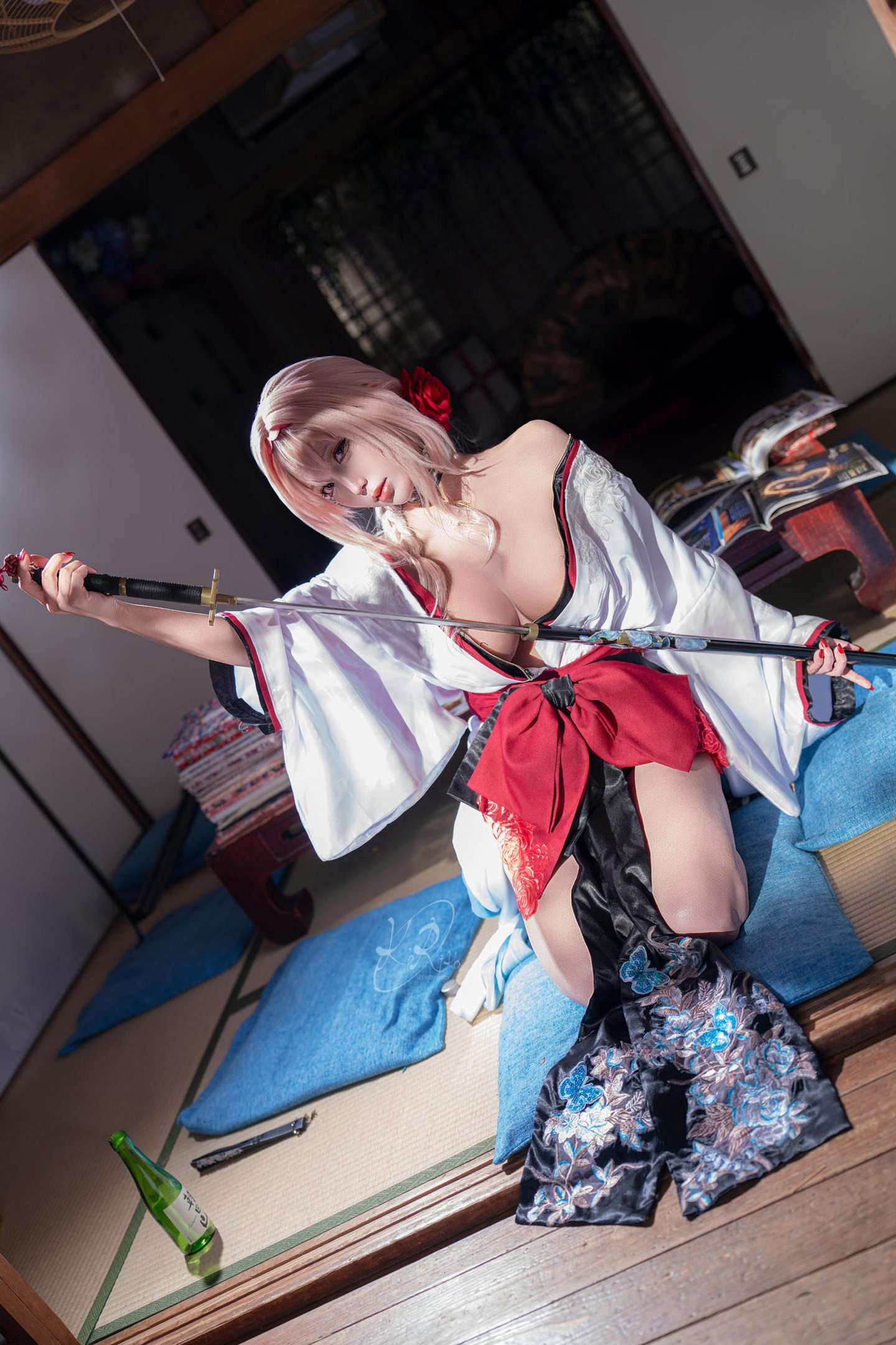 [cosplay] 切切celia - Nikke胜利女神 暗影 憧憬之花：粉发和风露肩 巨乳长腿还原 39P