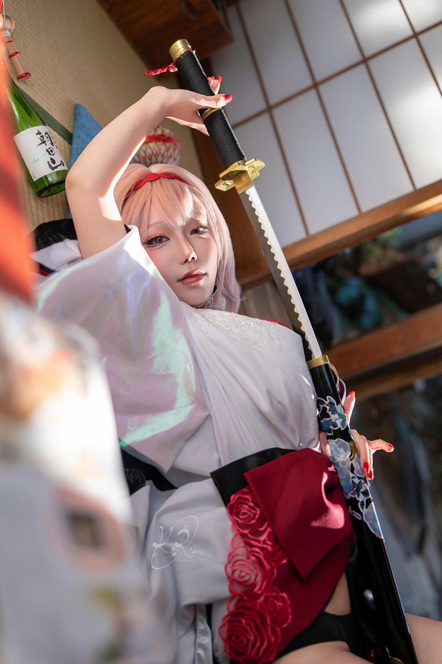 [cosplay] 切切celia - Nikke胜利女神 暗影 憧憬之花：粉发和风露肩 巨乳长腿还原 39P