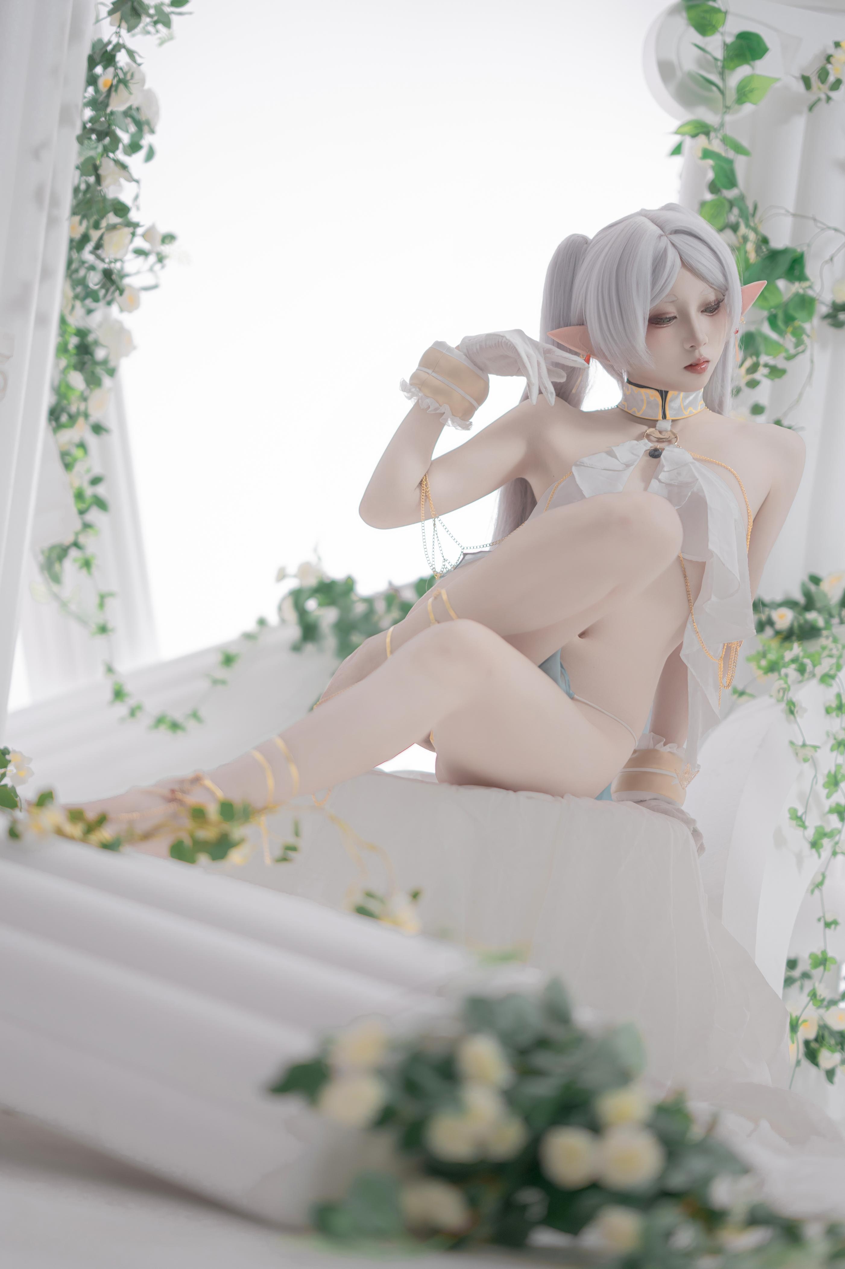 [cosplay] 纸悦Etsu_ko - 葬送的芙莉莲 芙莉莲 舞娘：银发精灵耳轻纱裸身还原 73P