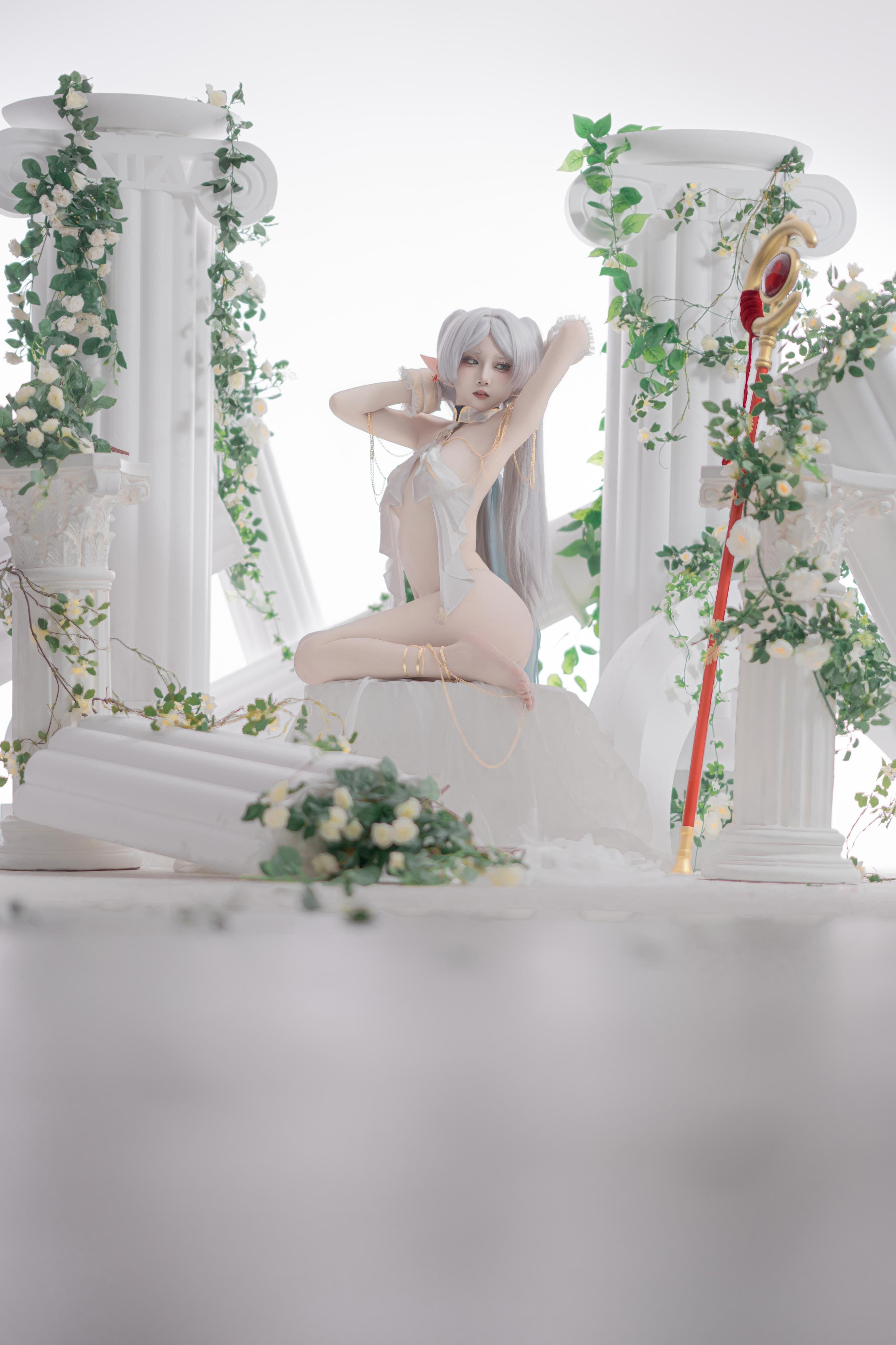 [cosplay] 纸悦Etsu_ko - 葬送的芙莉莲 芙莉莲 舞娘：银发精灵耳轻纱裸身还原 73P