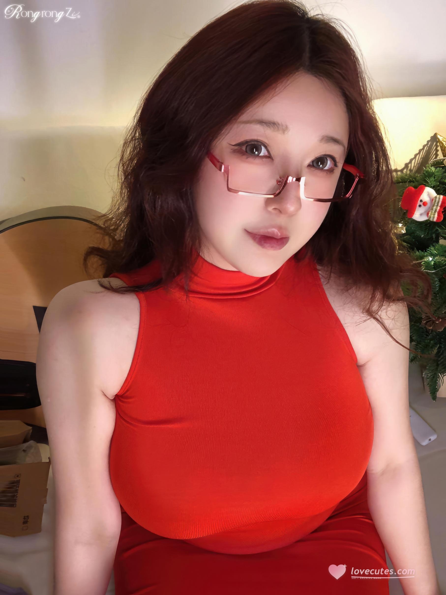 [私房] 小容仔咕咕咕w - 圣诞特辑：透视白衫红色比基尼 巨乳露穴私房 35P