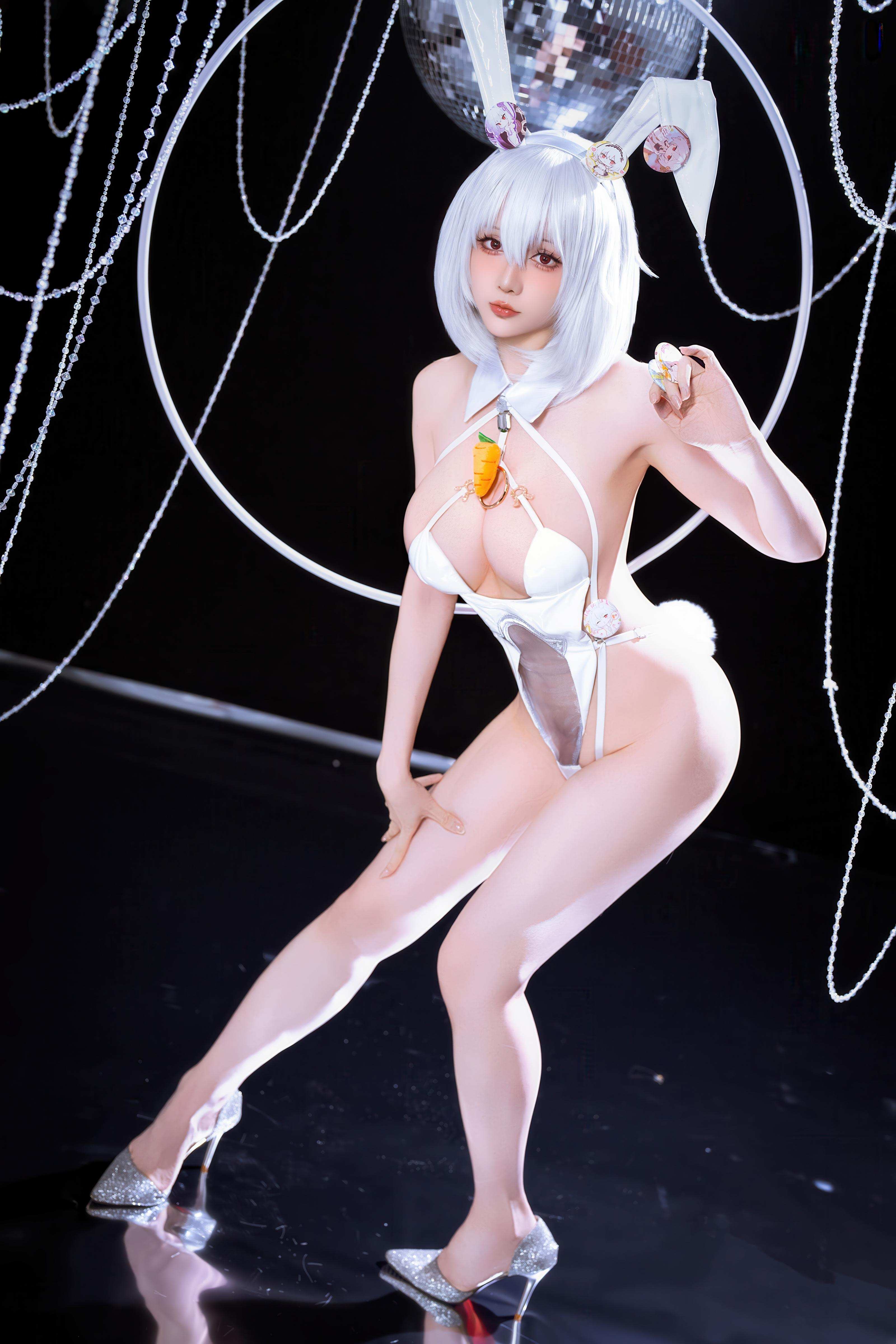 [cosplay] 星之迟迟Hoshilily - 碧蓝航线 天狼星：白兔女郎白丝巨乳 露穴美腿还原 58P