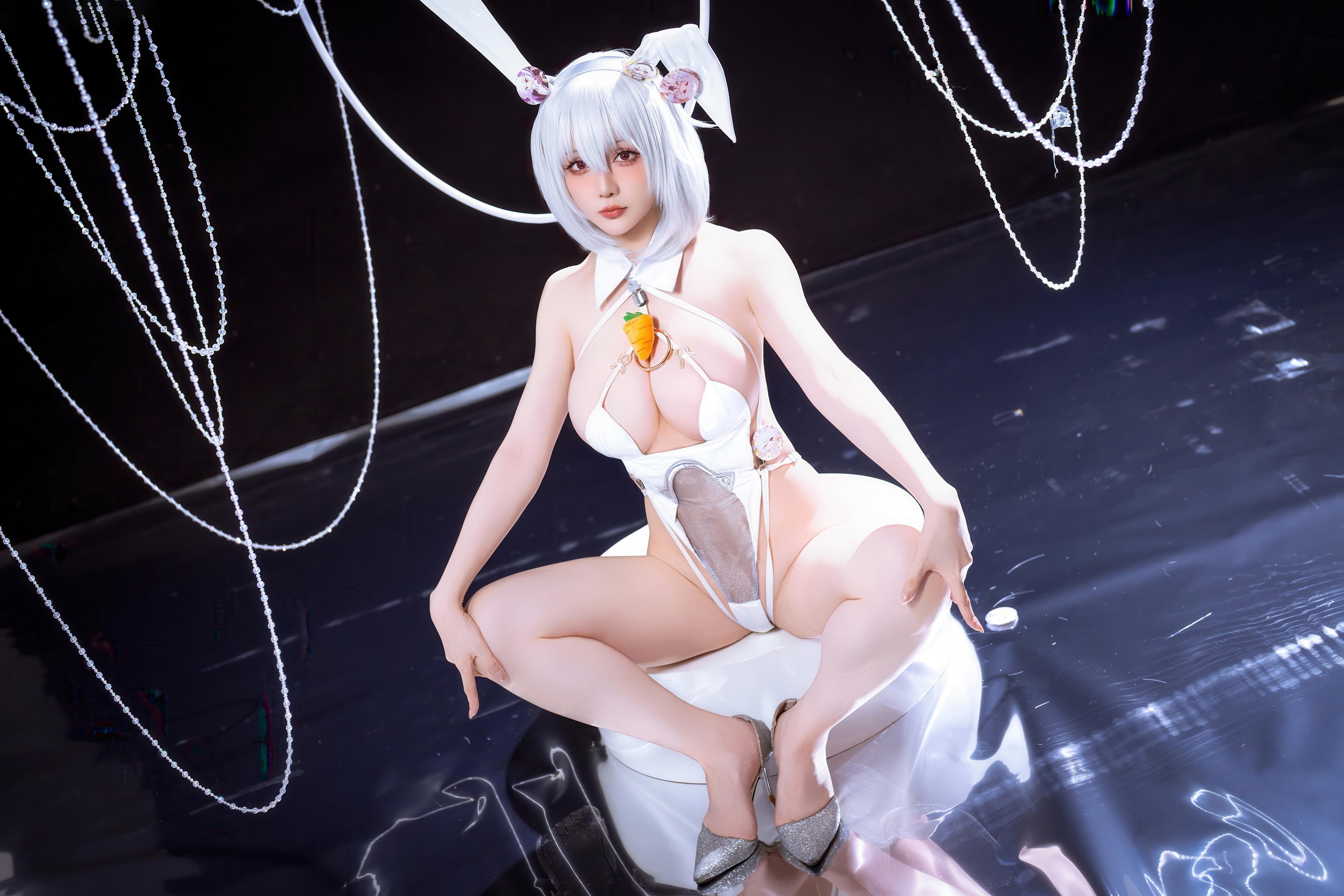 [cosplay] 星之迟迟Hoshilily - 碧蓝航线 天狼星：白兔女郎白丝巨乳 露穴美腿还原 58P