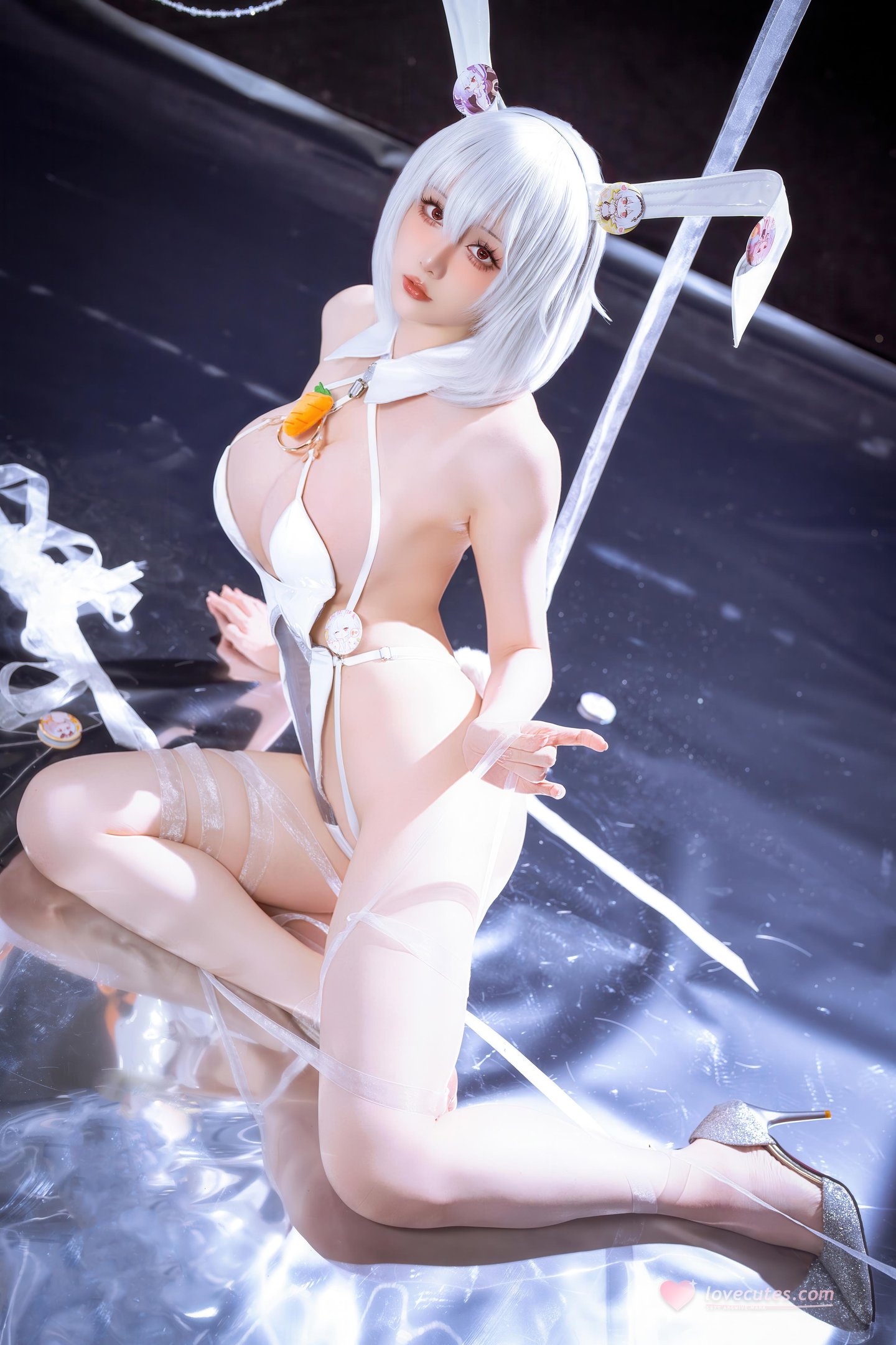 [cosplay] 星之迟迟Hoshilily - 碧蓝航线 天狼星：白兔女郎白丝巨乳 露穴美腿还原 58P