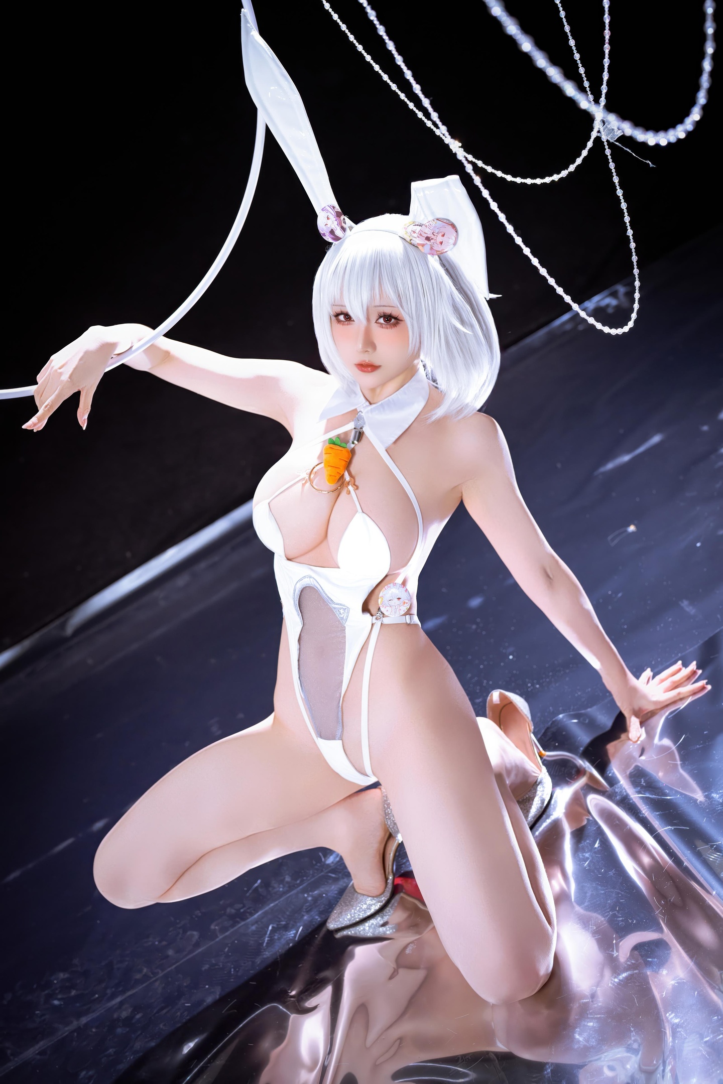 [cosplay] 星之迟迟Hoshilily - 碧蓝航线 天狼星：白兔女郎白丝巨乳 露穴美腿还原 58P