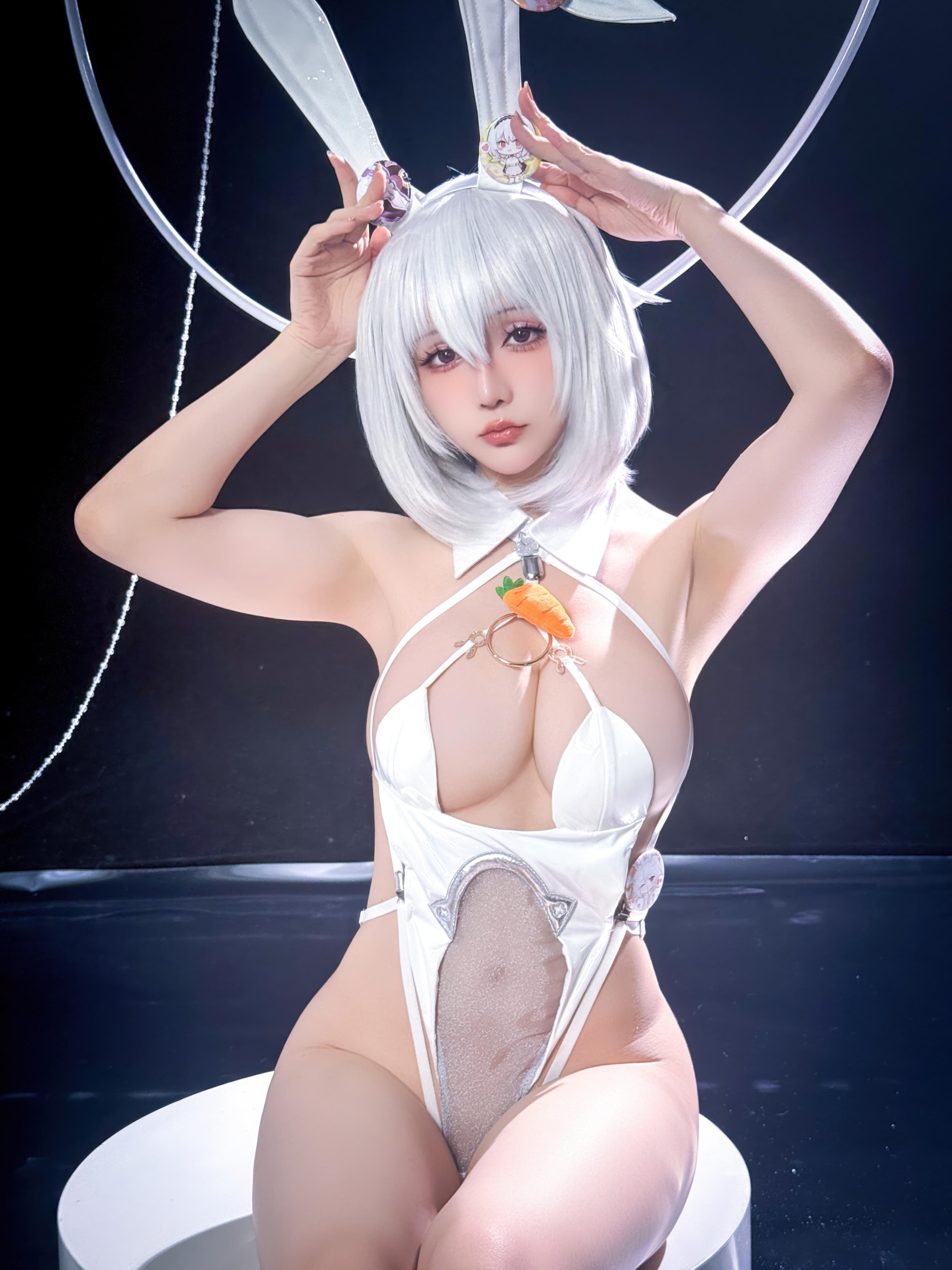 [cosplay] 星之迟迟Hoshilily - 碧蓝航线 天狼星：白兔女郎白丝巨乳 露穴美腿还原 58P