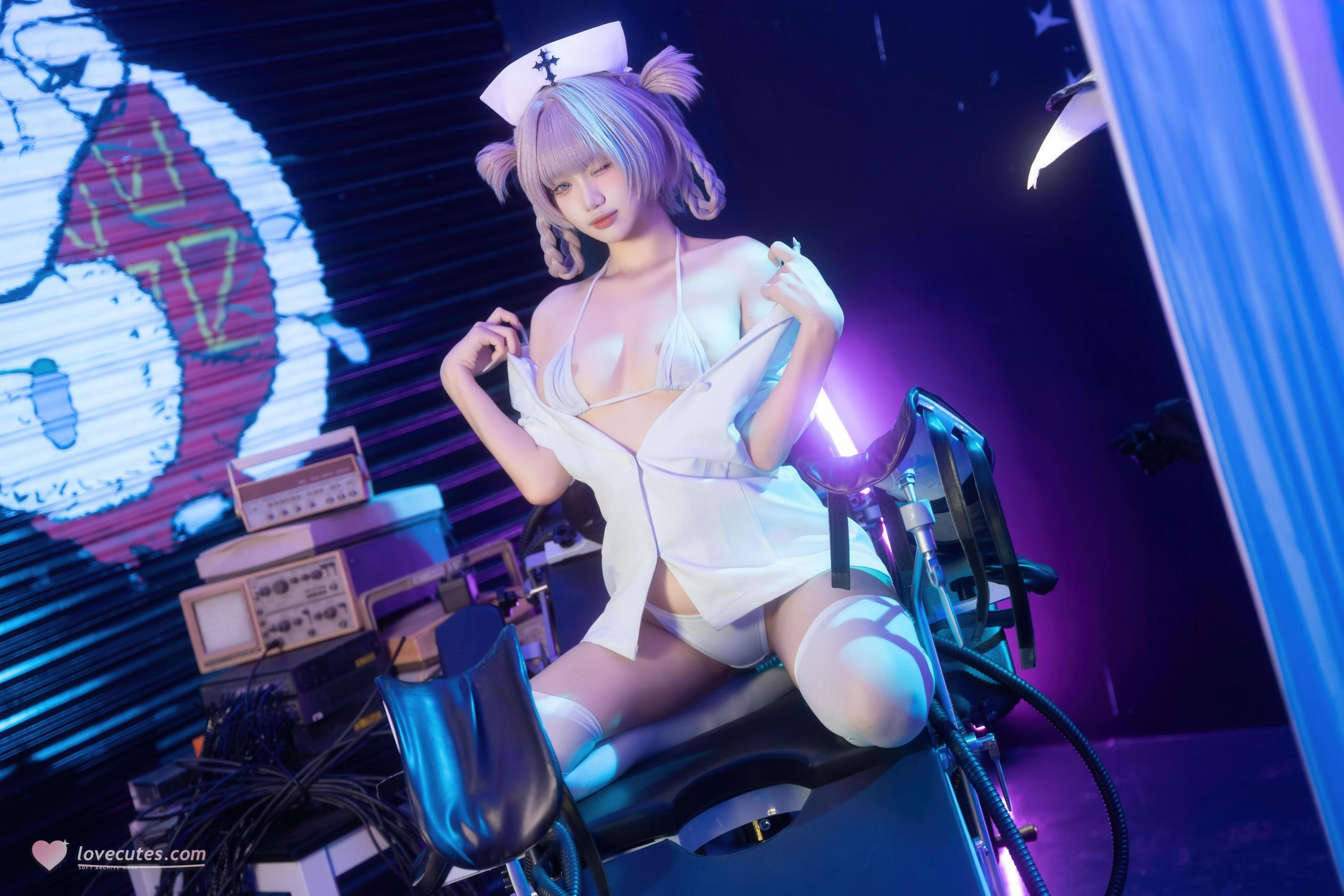 [cosplay] 柒柒要乖哦 - 彻夜之歌 小荠：护士服白丝美腿 巨乳还原 100P