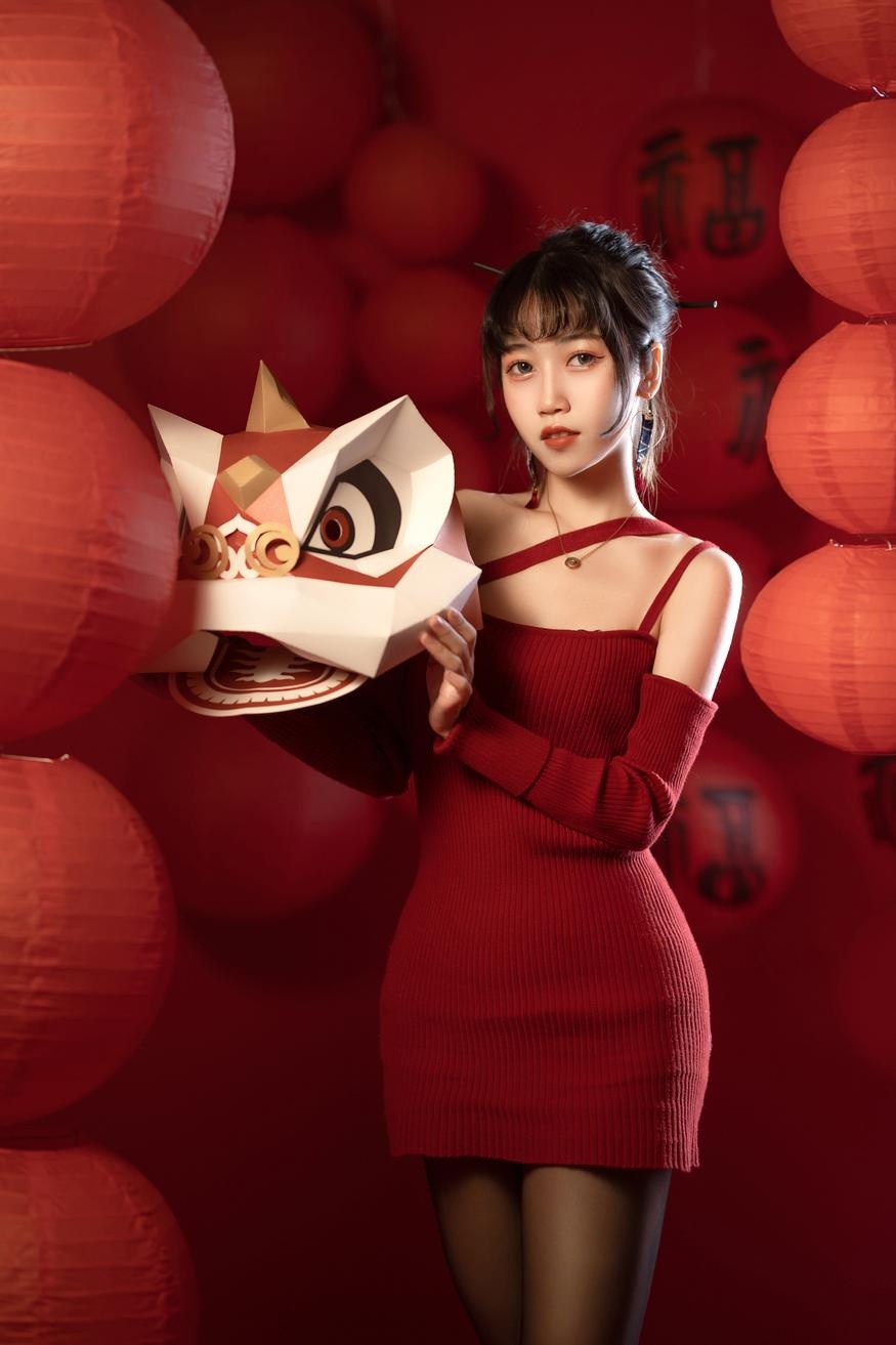 [私房] 不呆猫 - 新年：红色毛衣黑丝翘臀 新春私房 21P