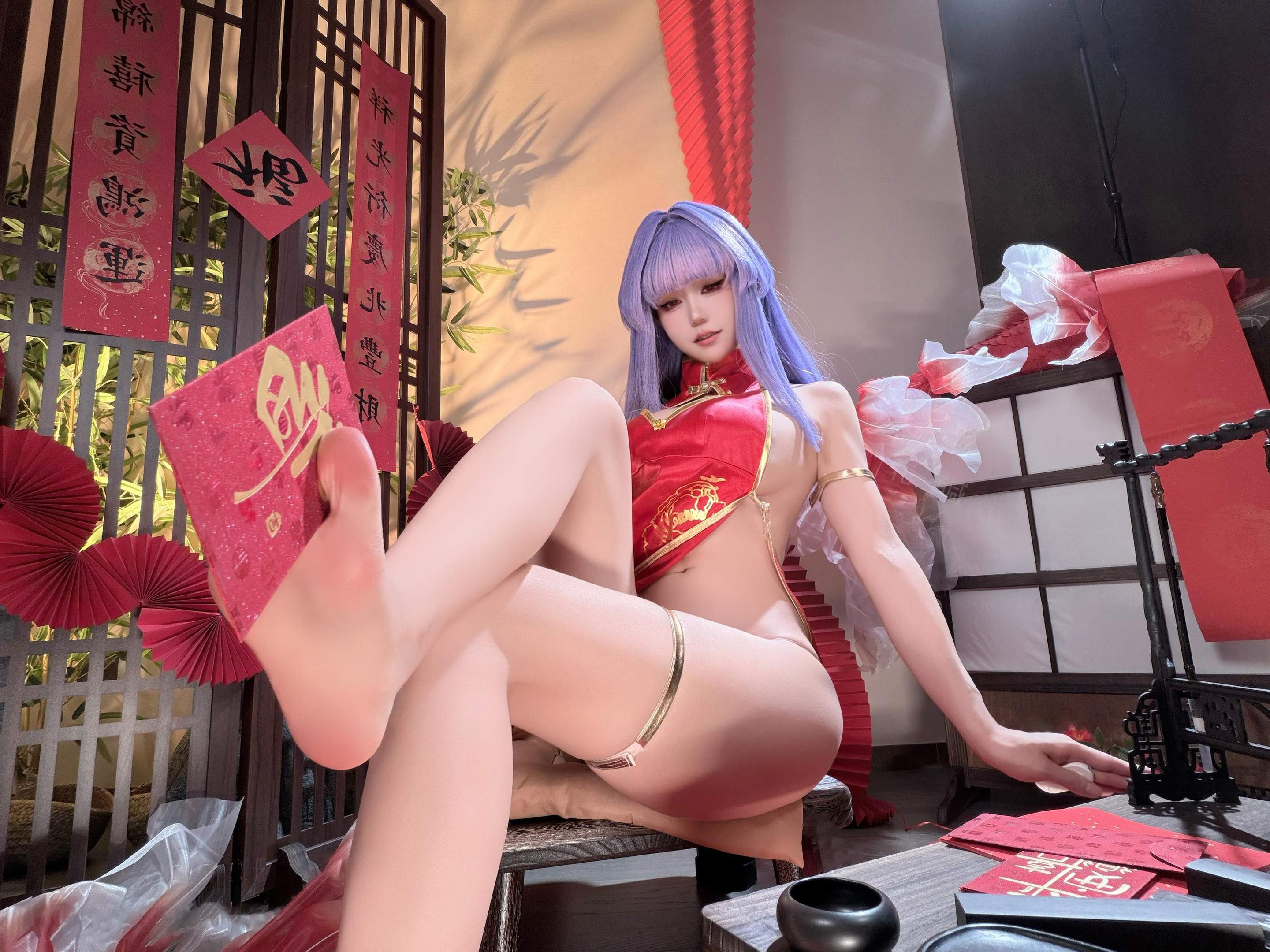 '[私房] 小仓千代w - Mô Hình 2: Áo Dài Tím Tóc Tím, Đùi Đẹp, Mông Nảy 29P'