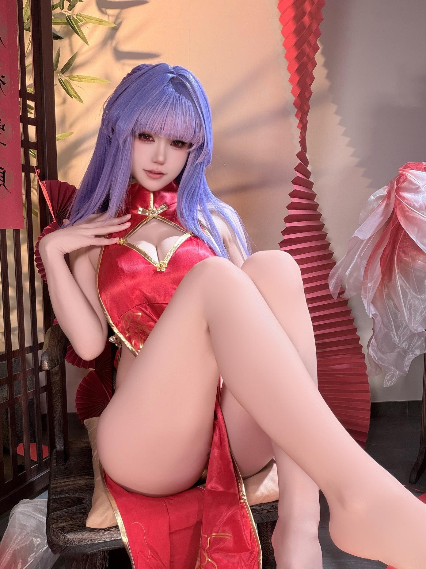 '[私房] 小仓千代w - Mô Hình 2: Áo Dài Tím Tóc Tím, Đùi Đẹp, Mông Nảy 29P'