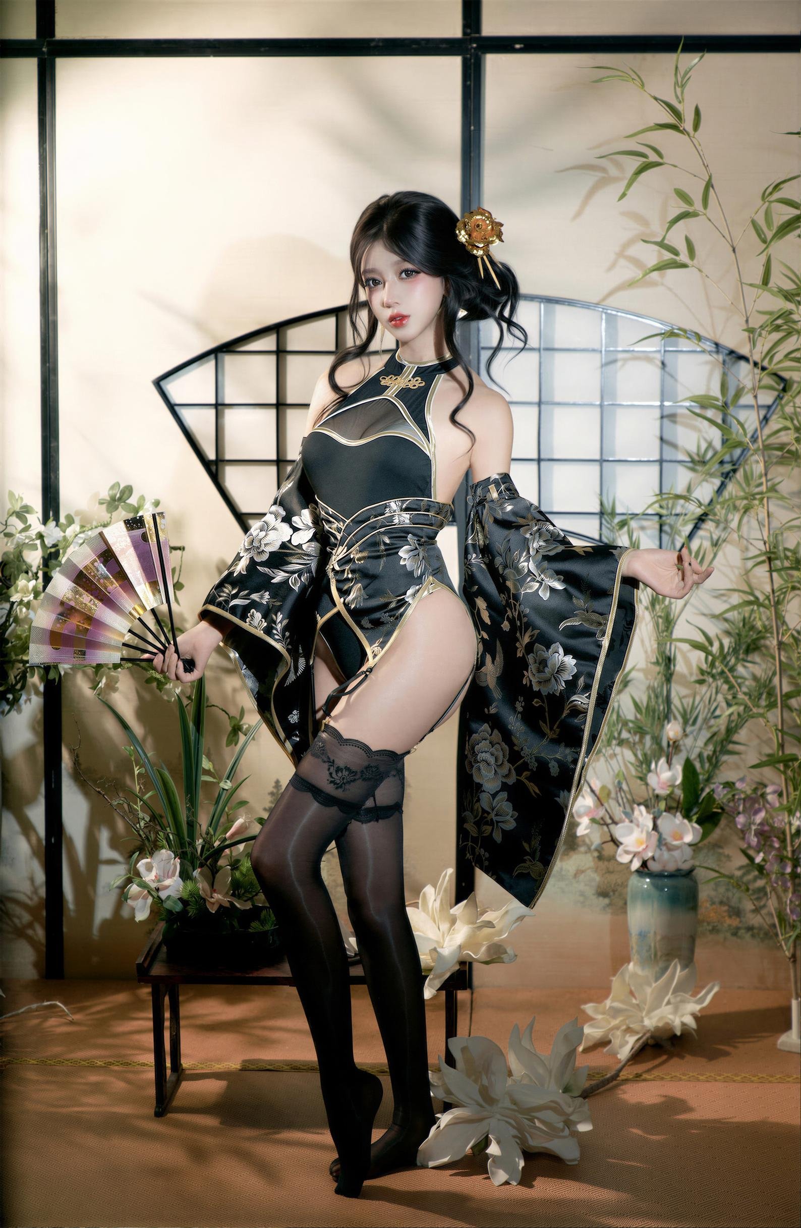 【コスプレ】過期米線線喵 - 侑子小姐：黒スト高スリット美脚 角色再現 49P