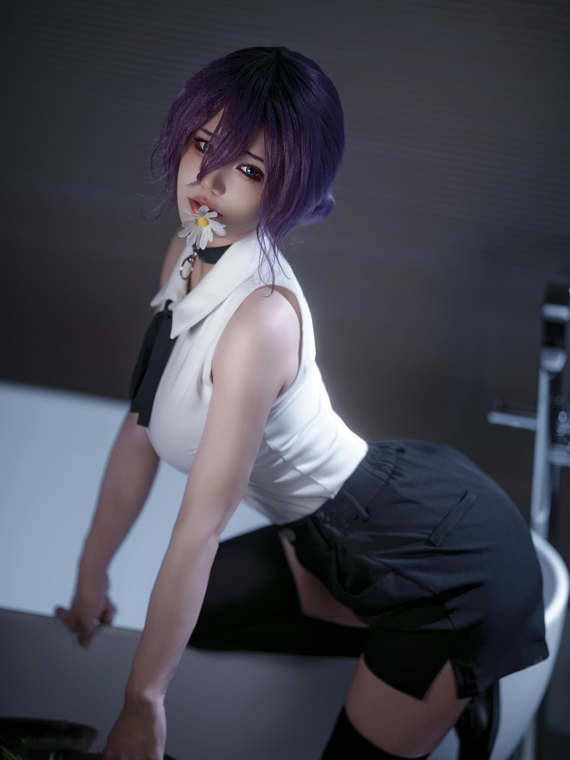 [cosplay] 小仓千代w - 链锯人 蕾塞：紫发白衬衫白丝 角色还原 32P