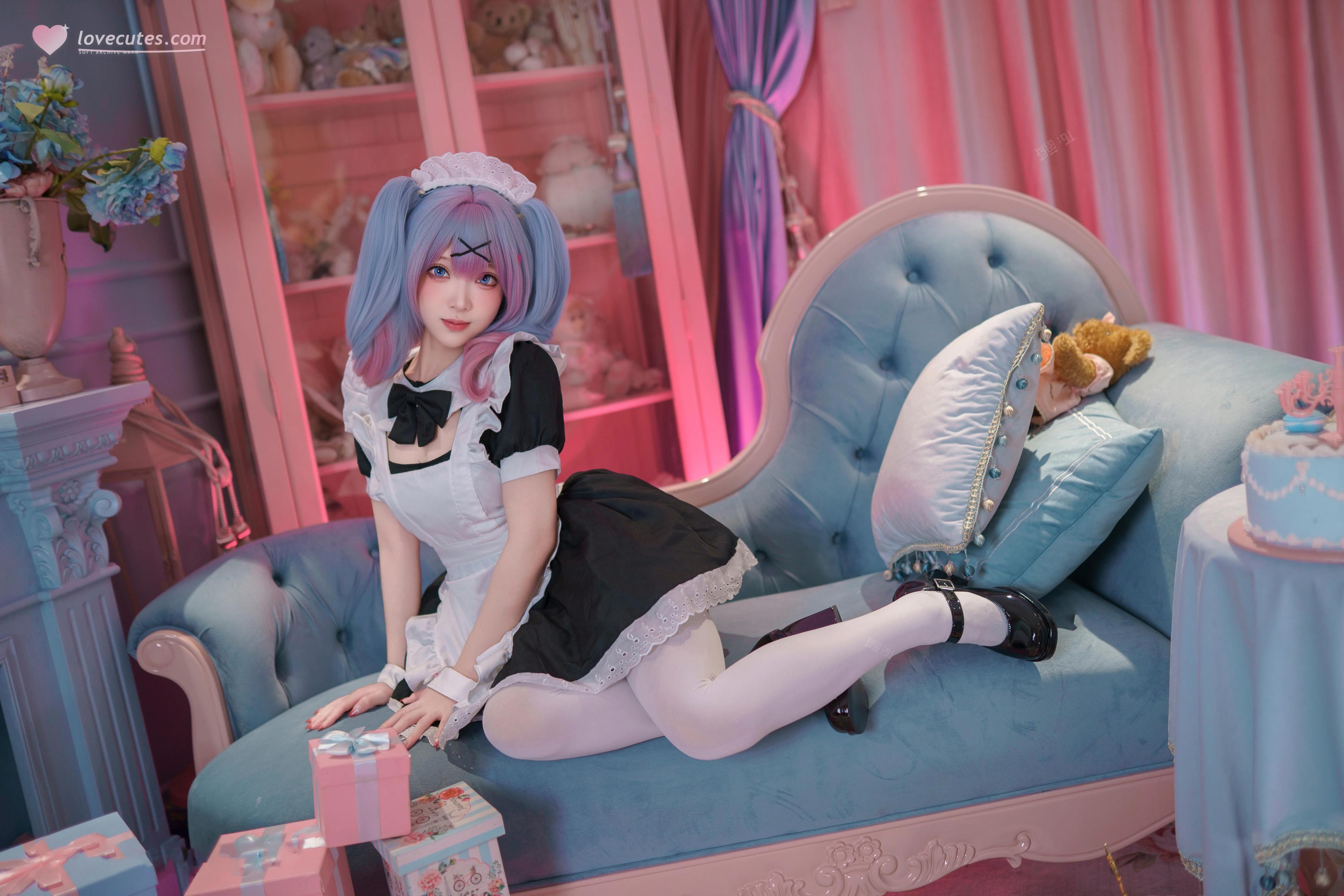 [cosplay] Bangni邦尼 - 初音未来 兔子洞女仆：蓝发女仆白丝露臀 大尺度还原 82P