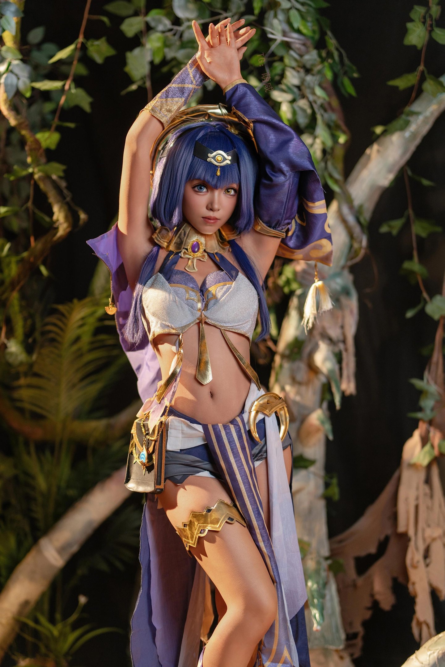 [cosplay] Bangni邦尼 - 原神 坎蒂丝：沙地金饰高跟 露臀大尺度还原 70P