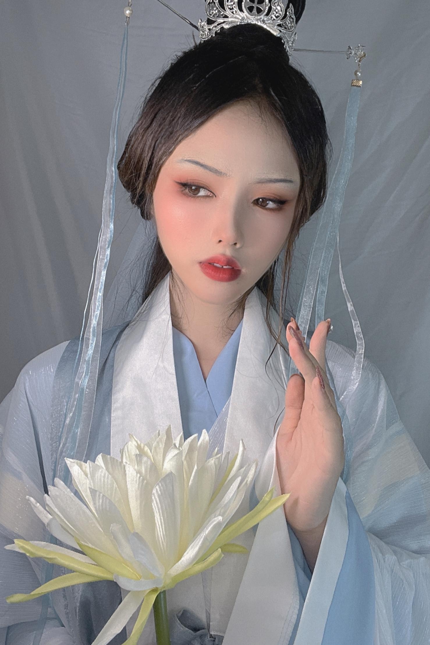 [写真] 钛合金TiTi - 道姑：蓝白道袍低胸美胸 古风写真 24P