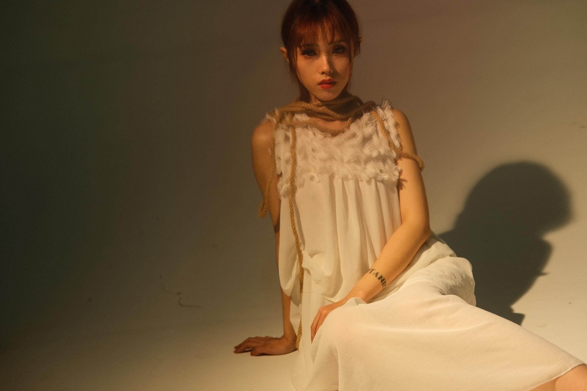 [写真] 钛合金TiTi - 夢：花束光影裸体人体艺术大尺度 39P