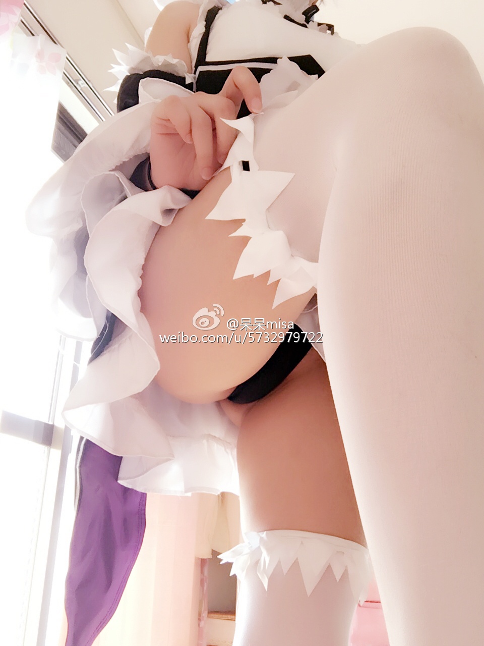 [cosplay] 习呆呆 - Re:从零 雷姆：女仆白丝露点大尺度还原 34P1V
