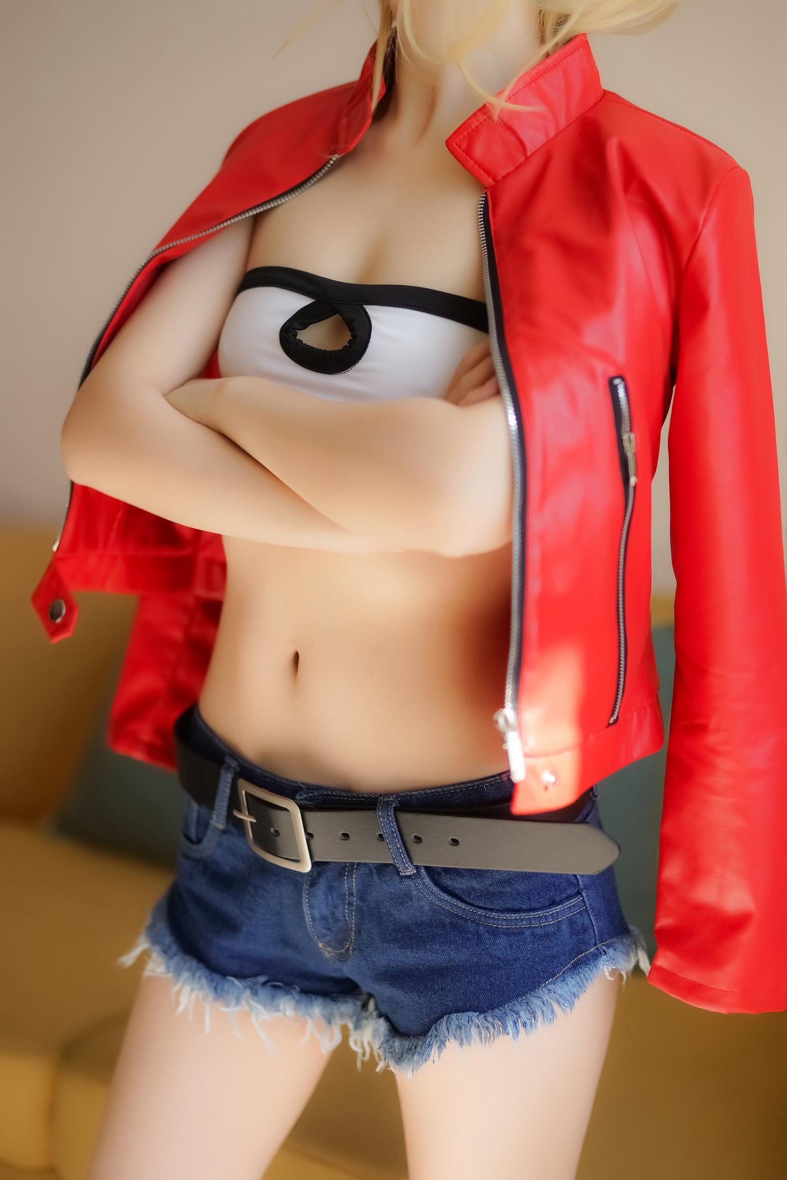 '[cosplay] Thiếu Nữ Điện Ảnh - Fate Mordred Trang Phục Thường: Tái Hiện Nhân Vật Đầy Ấn Tượng 61P'