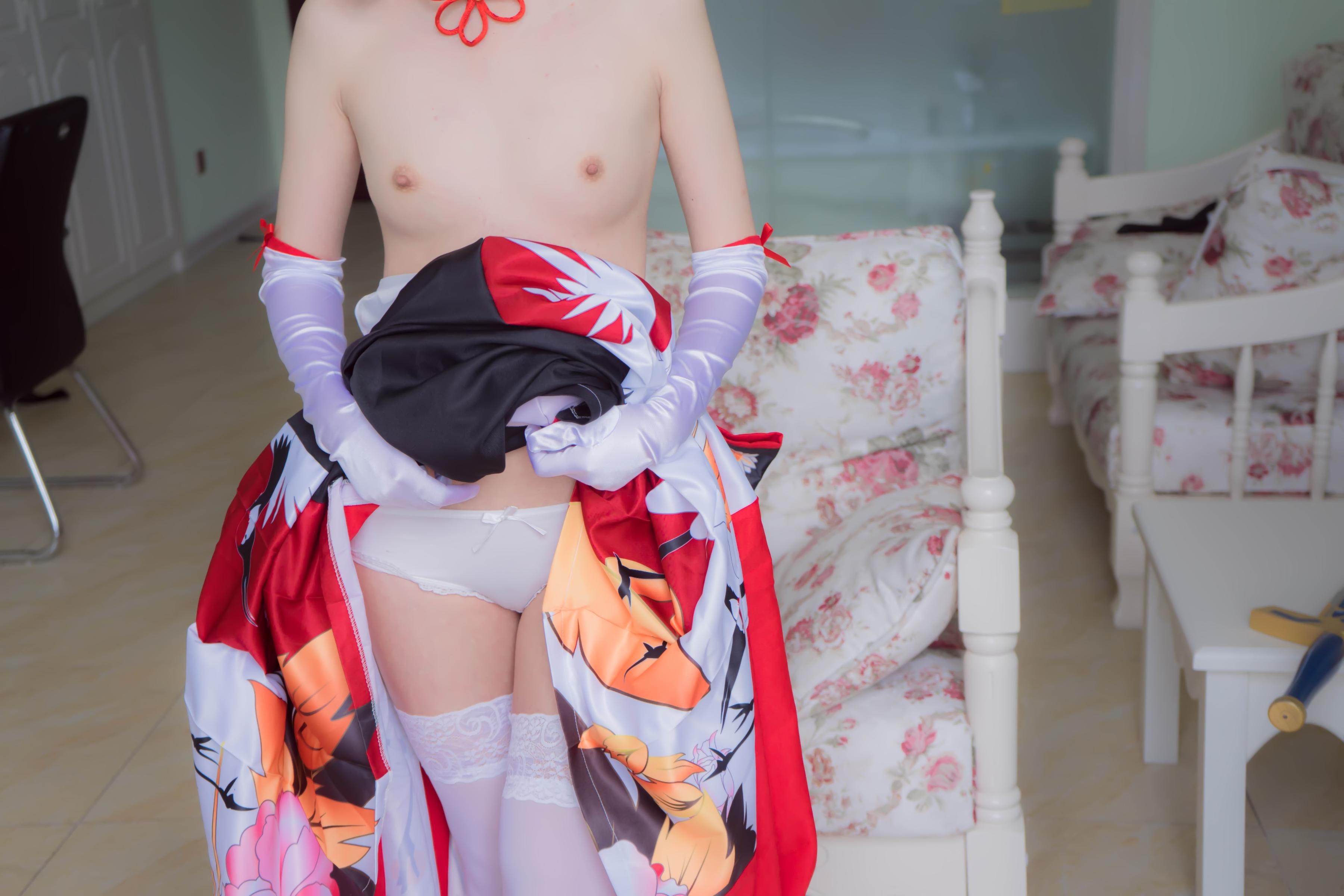 '[cosplay] Thiếu Nữ Điện Ảnh - Fate Saber Thiên Nga Lễ Phục: Tái Hiện Nhân Vật Đầy Ấn Tượng 75P'