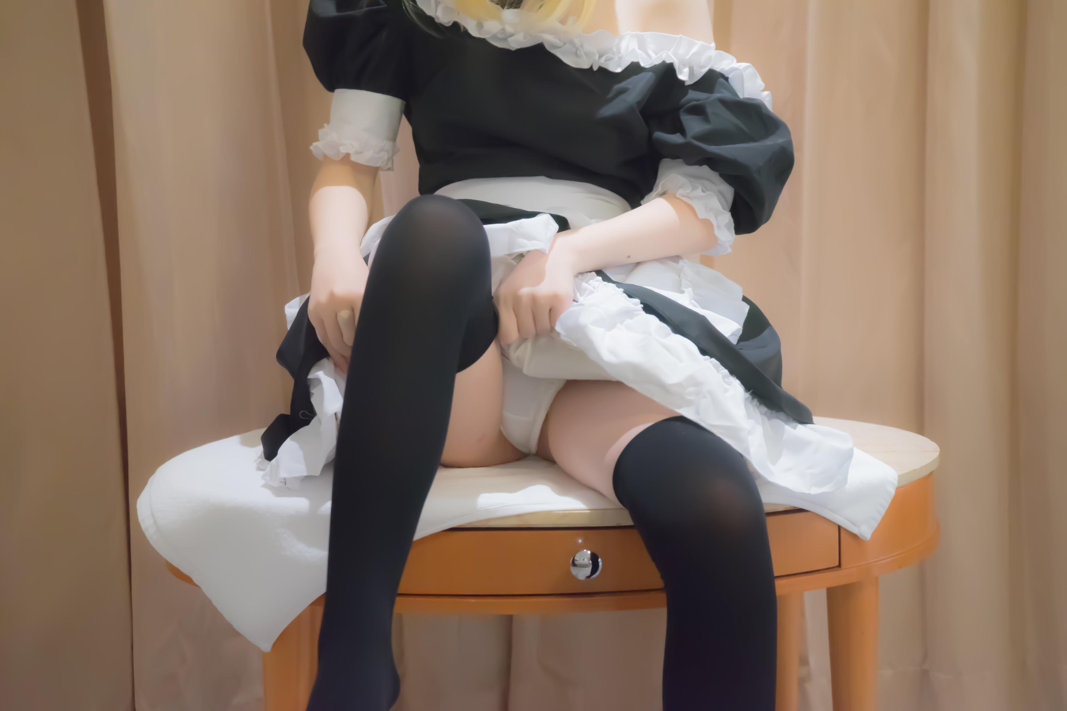 '[cosplay] Thiếu Nữ Điện Ảnh - Fate Saber Nữ Phục: Khôi Phục Nhân Vật Đầy Đủ 107P'