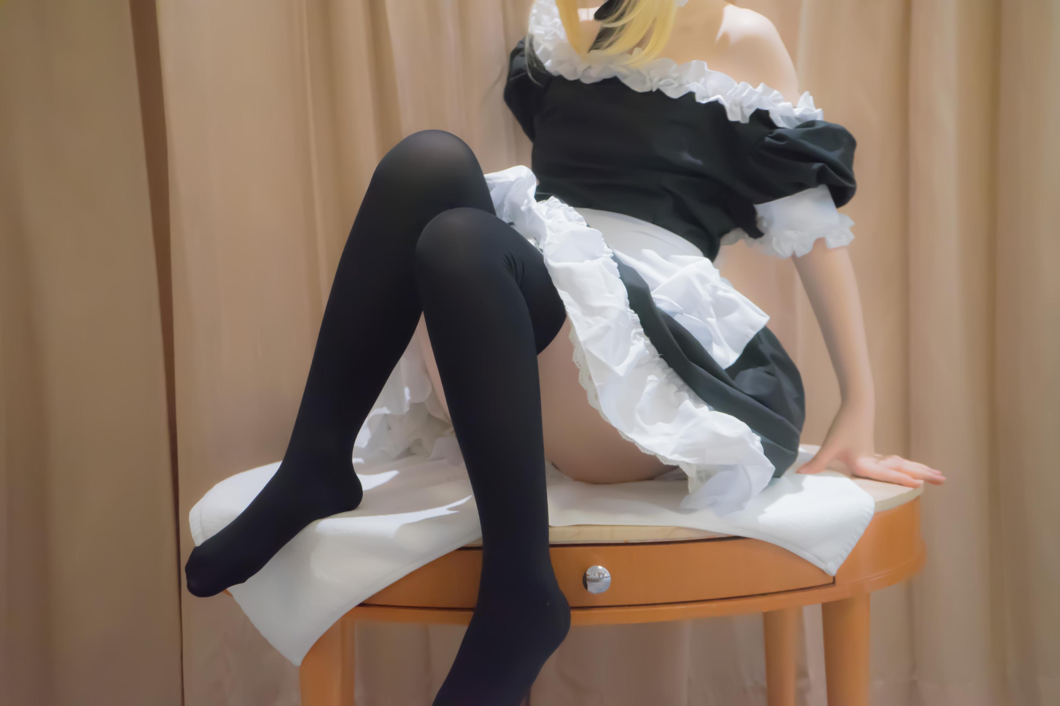 '[cosplay] Thiếu Nữ Điện Ảnh - Fate Saber Nữ Phục: Khôi Phục Nhân Vật Đầy Đủ 107P'