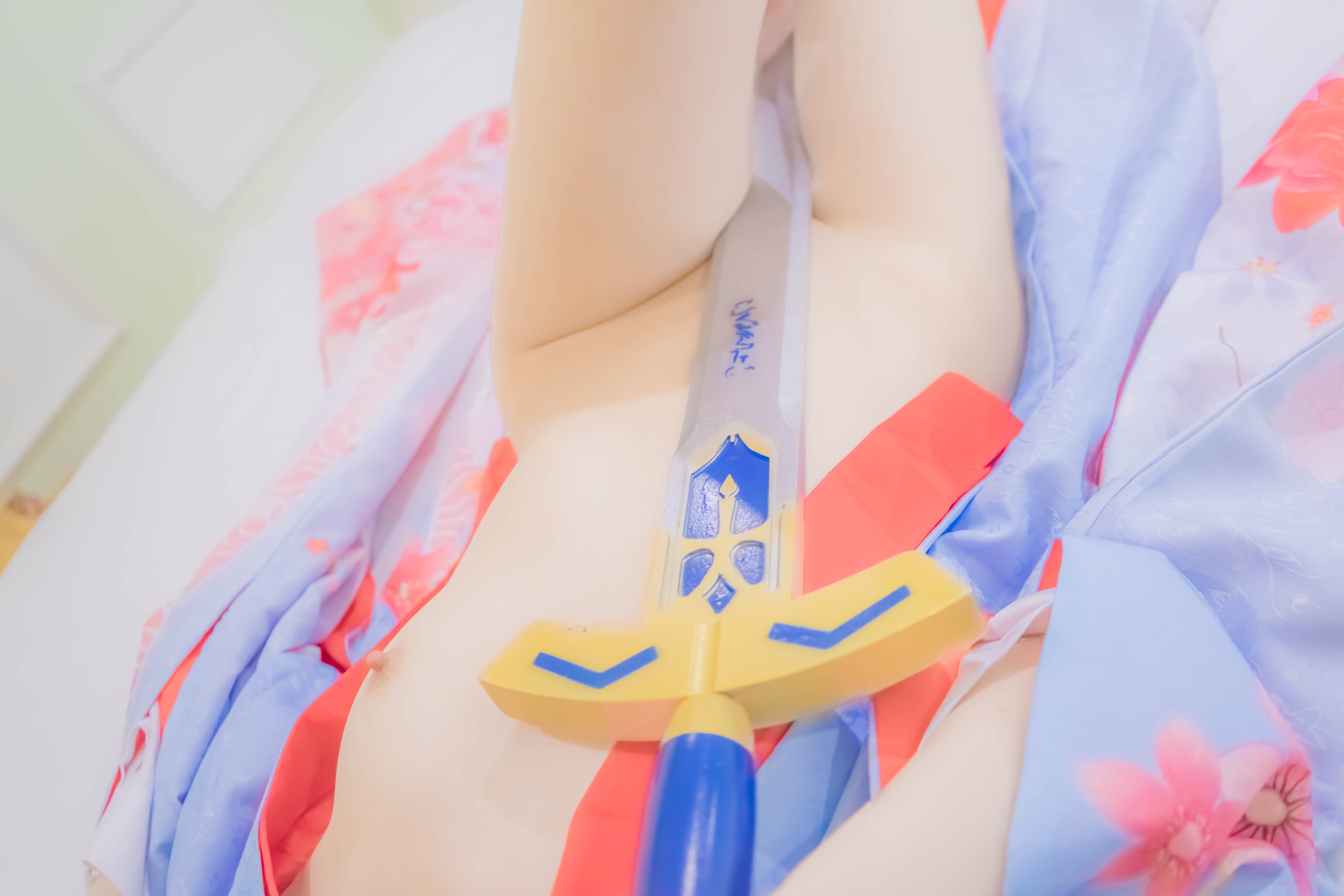 '[cosplay] Thiếu Nữ Điện Ảnh - Fate Saber Áo Kimono Hè: Tái Hiện Nhân Vật Đầy Ấn Tượng 88P'