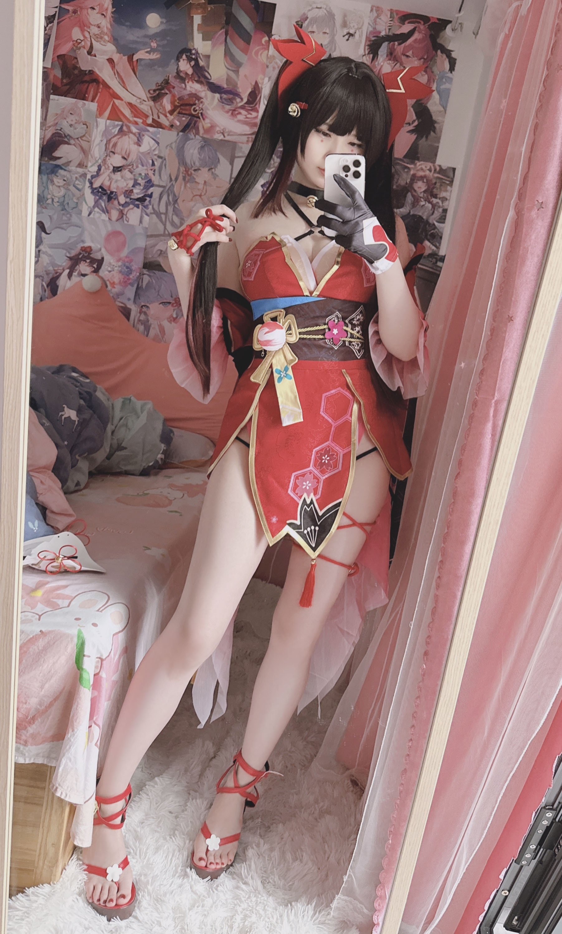 [cosplay] 习呆呆 - 崩坏：星穹铁道 花火：红衣露点大尺度还原 22P1V