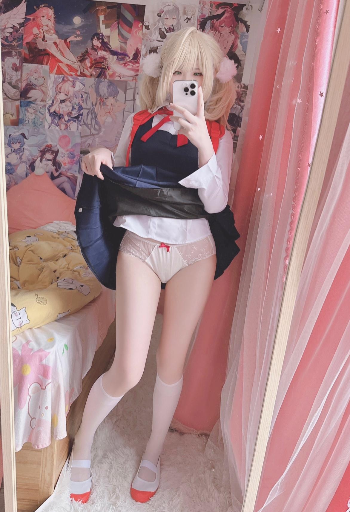 [costume play] 习呆呆 - 時雨羽衣：黒ドレス白ソックスの大胆再現 24P2V