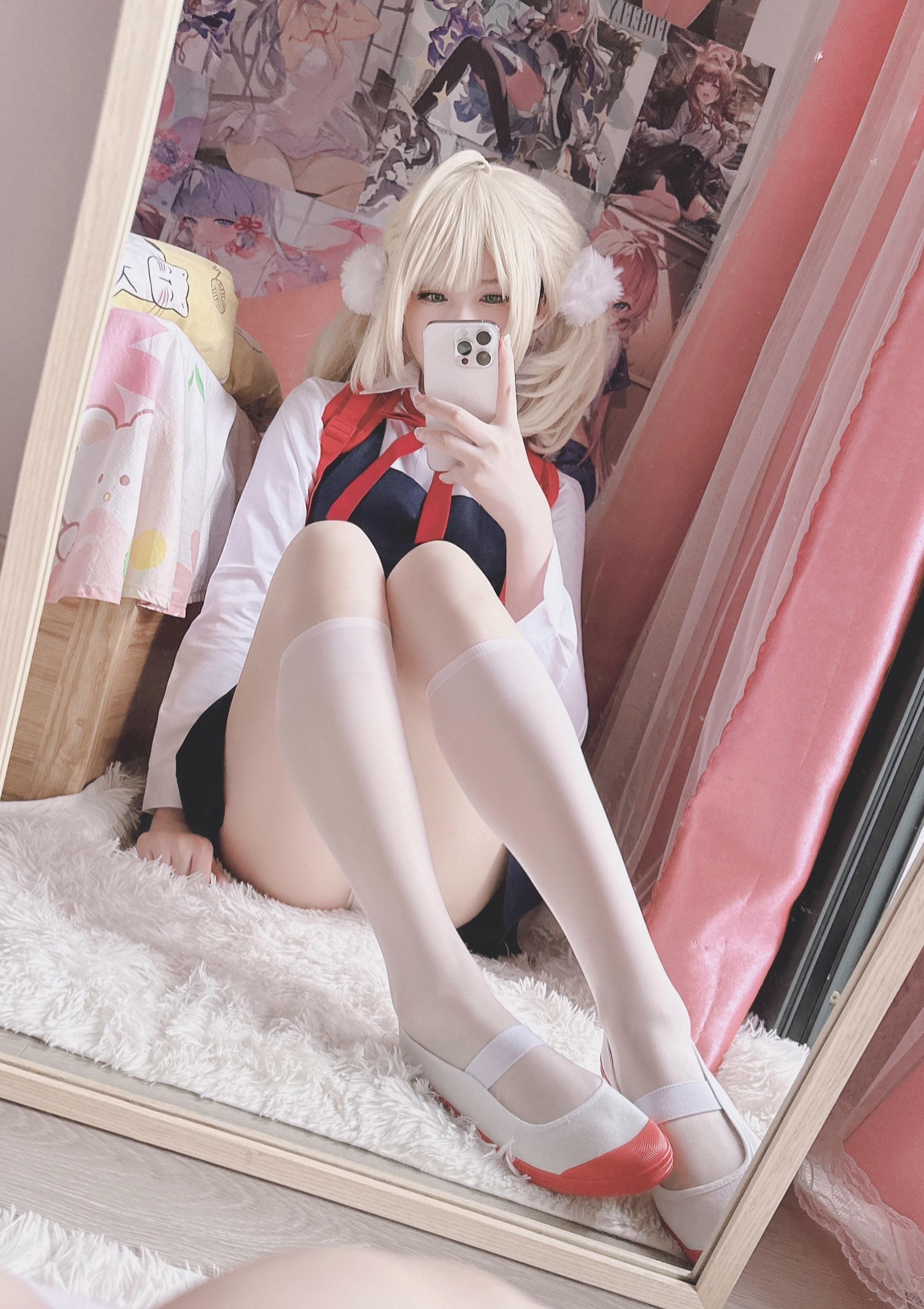 [costume play] 习呆呆 - 時雨羽衣：黒ドレス白ソックスの大胆再現 24P2V