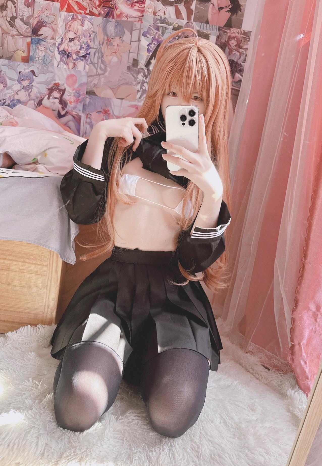 [cosplay] 习呆呆 - 逢坂大河：制服黑袜露点大尺度还原 20P1V