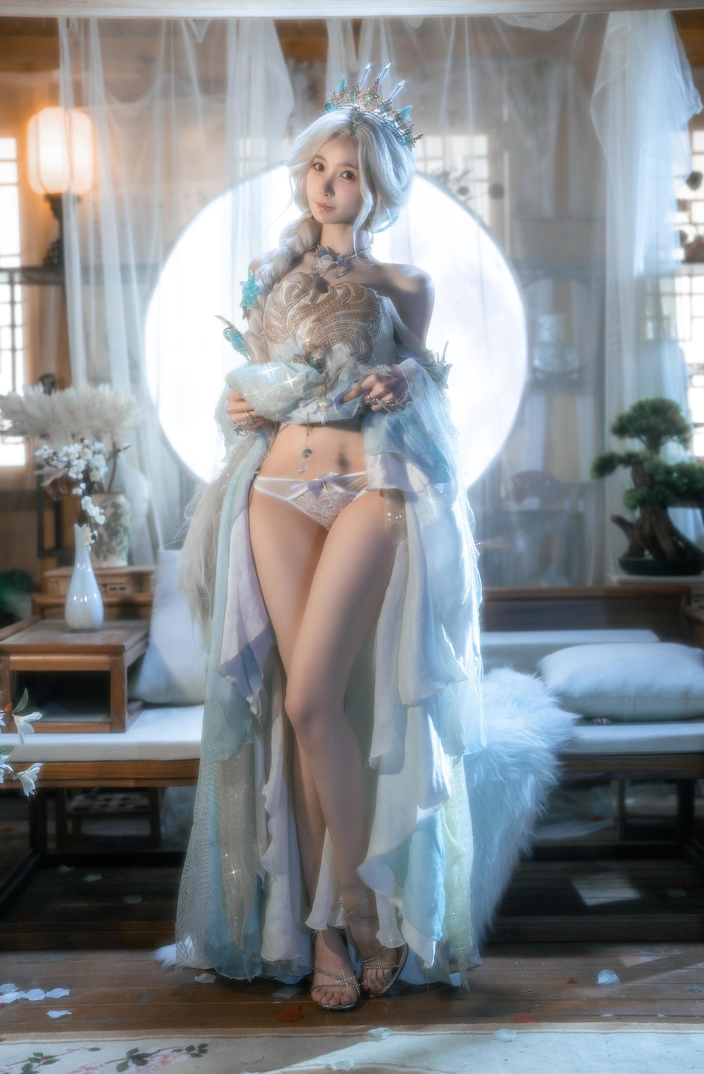 [costume] Orange Cat - Ngược Thủy Hàn: Tóc Trắng, Kiểu Cổ Điển, Lưng Trần, Đùi Dài 50P
