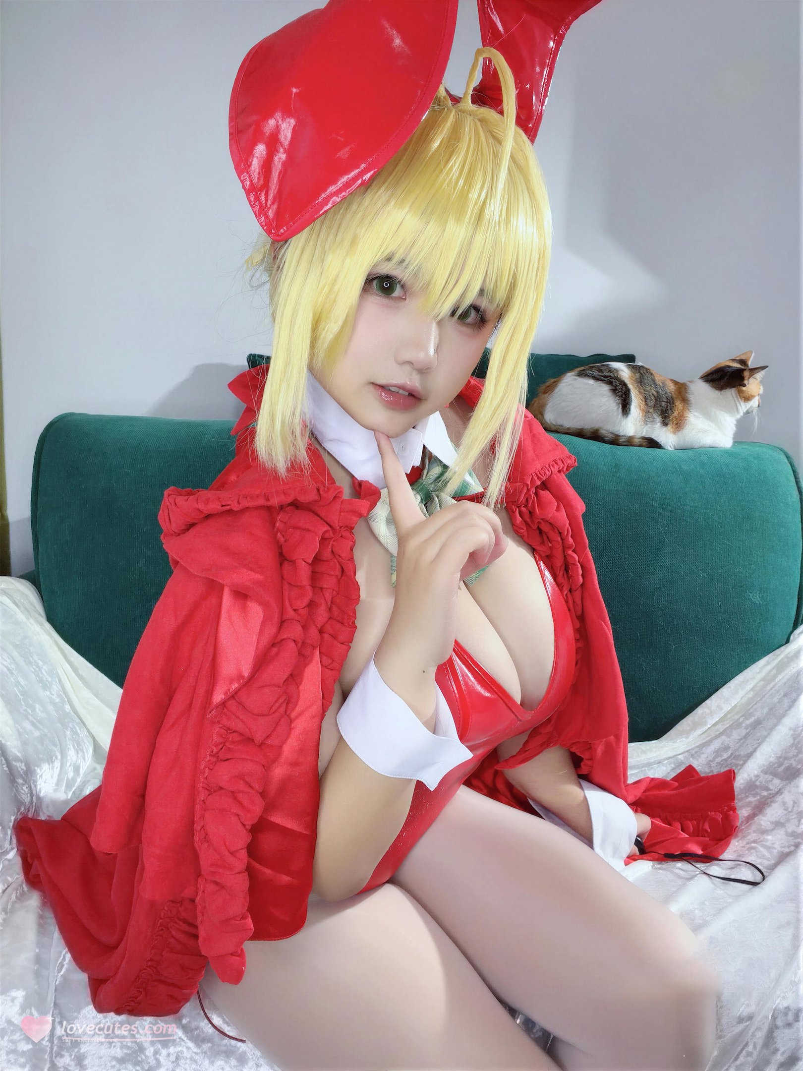 [cosplay] 阿半今天很开心 - FGO 尼禄圣诞节：红白紧身巨乳美腿还原 71P